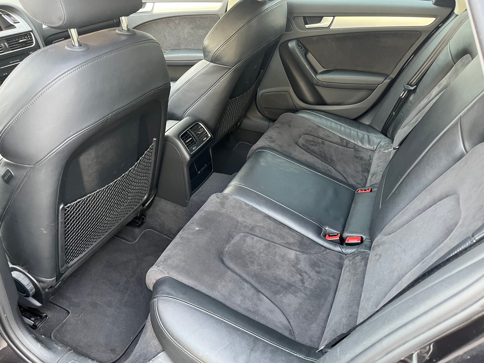 AUDI A4 Avant 2.0 TFSI quattro S-tronic-image-4