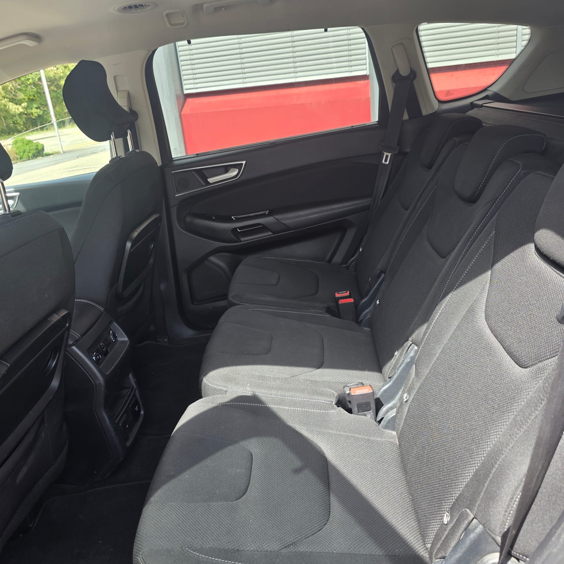 FORD S-Max 2.0 TDCi Titanium AWD Automatic-image-6