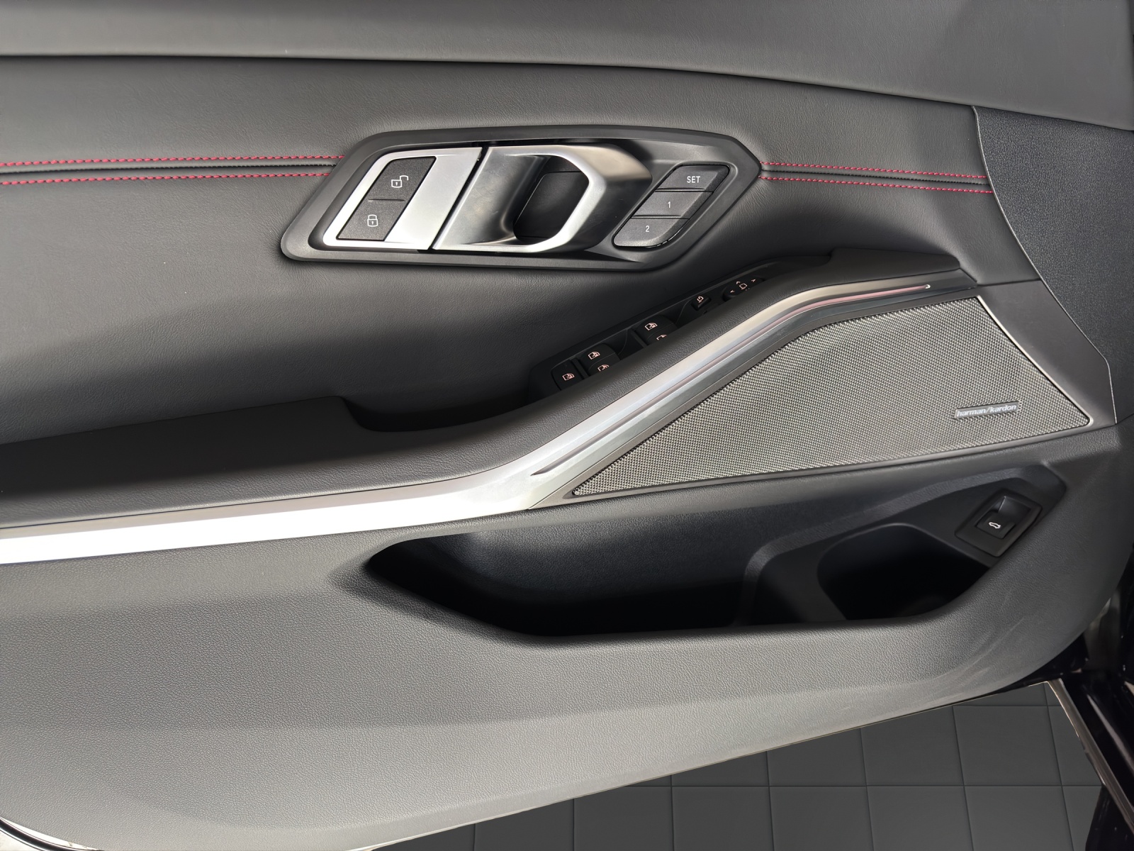 BMW M3 CS xDrive Competition-image-3