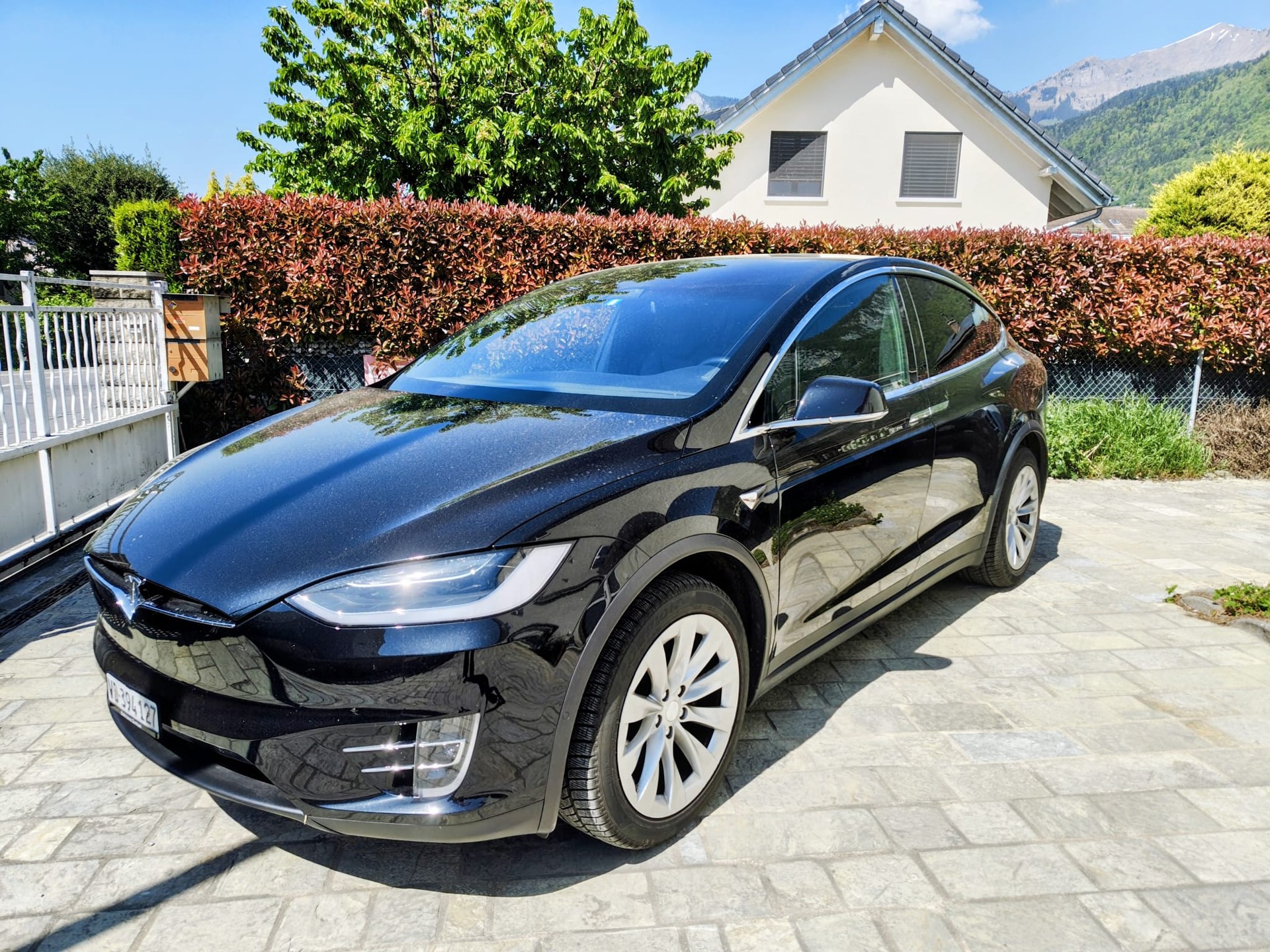 TESLA Model X 75 D-image-2