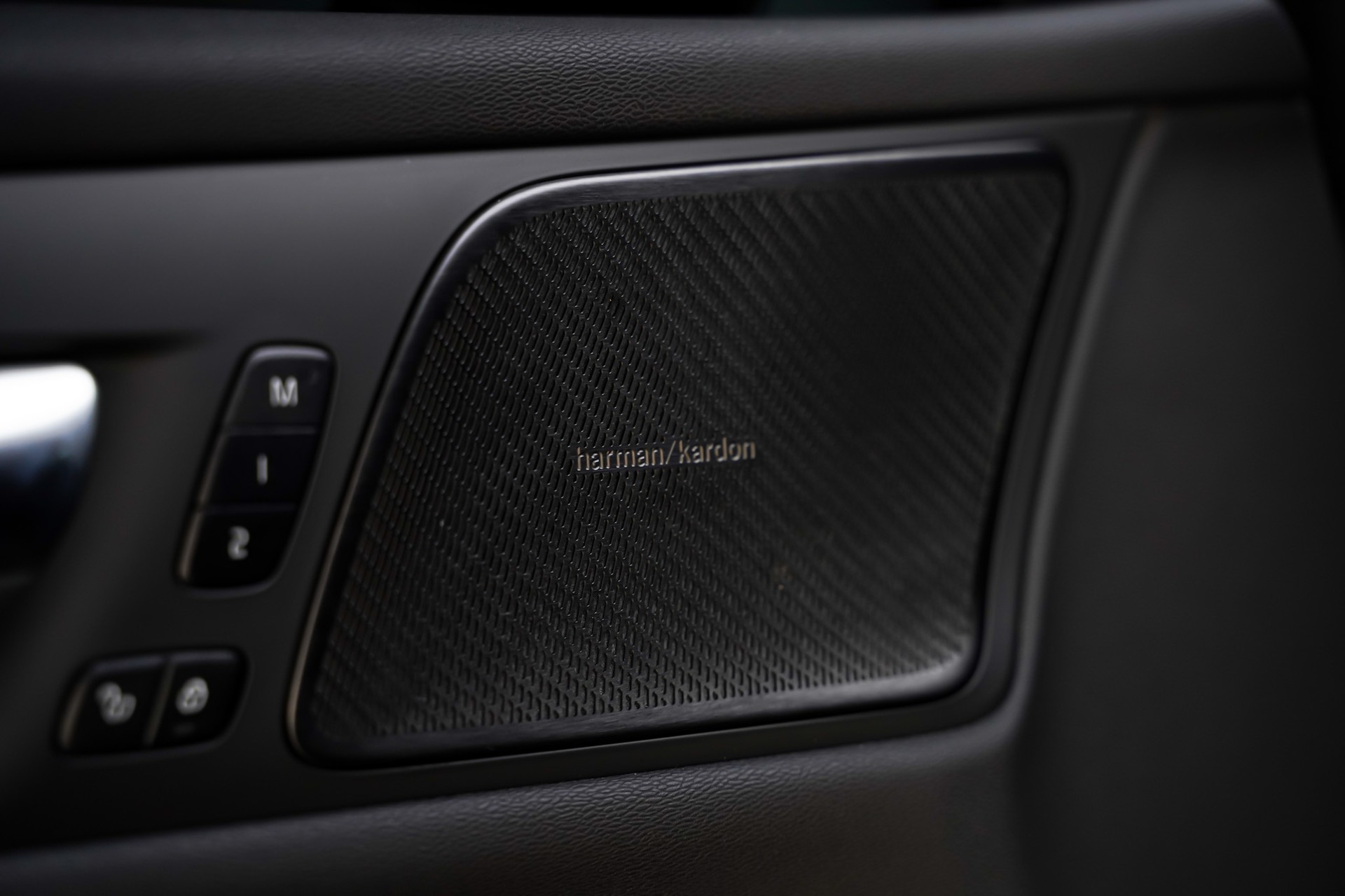 VOLVO V60 B4 Benzin Mild Hybrid Plus Dark DCT-image-9