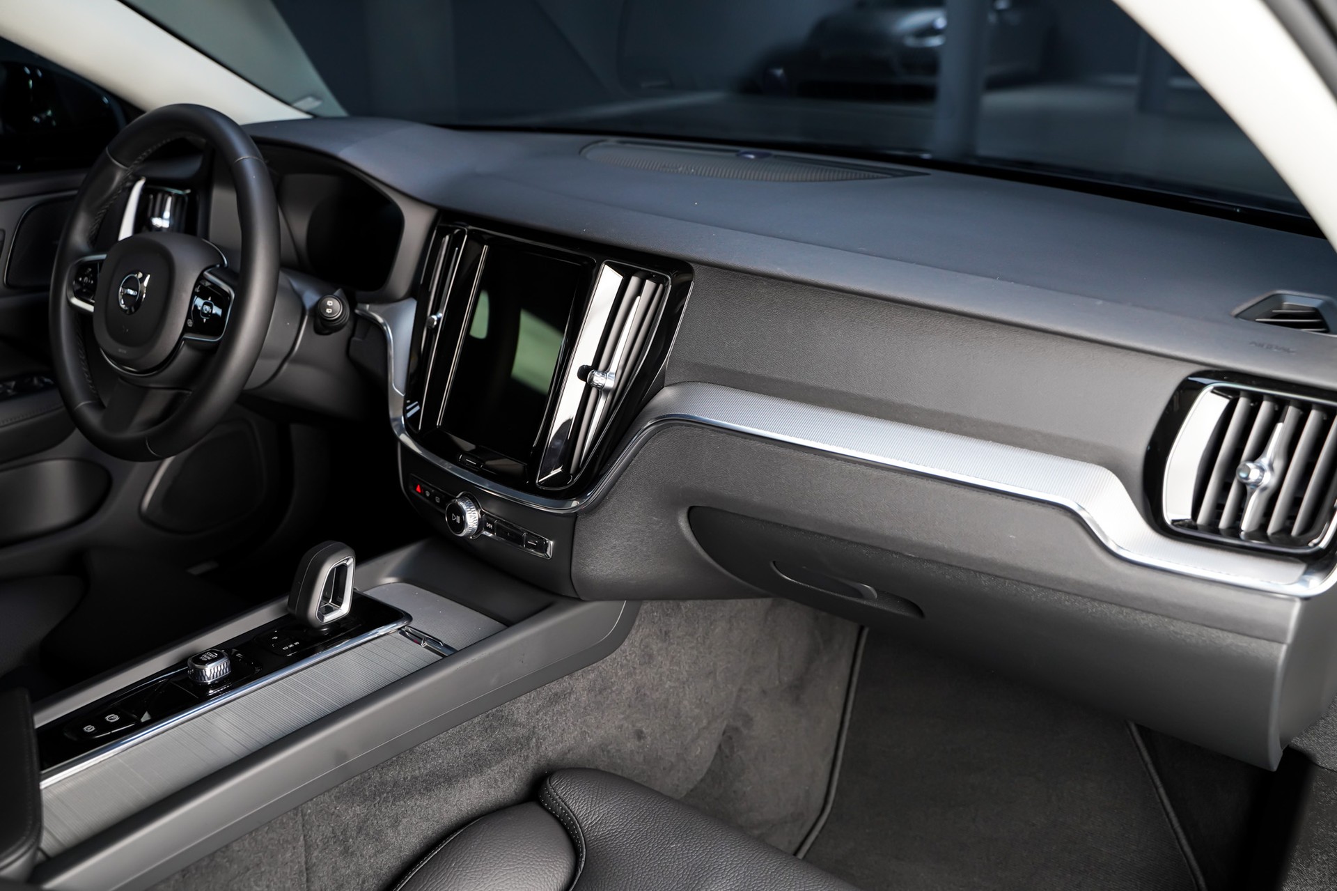 VOLVO V60 B4 Benzin Mild Hybrid Plus Dark DCT-image-20