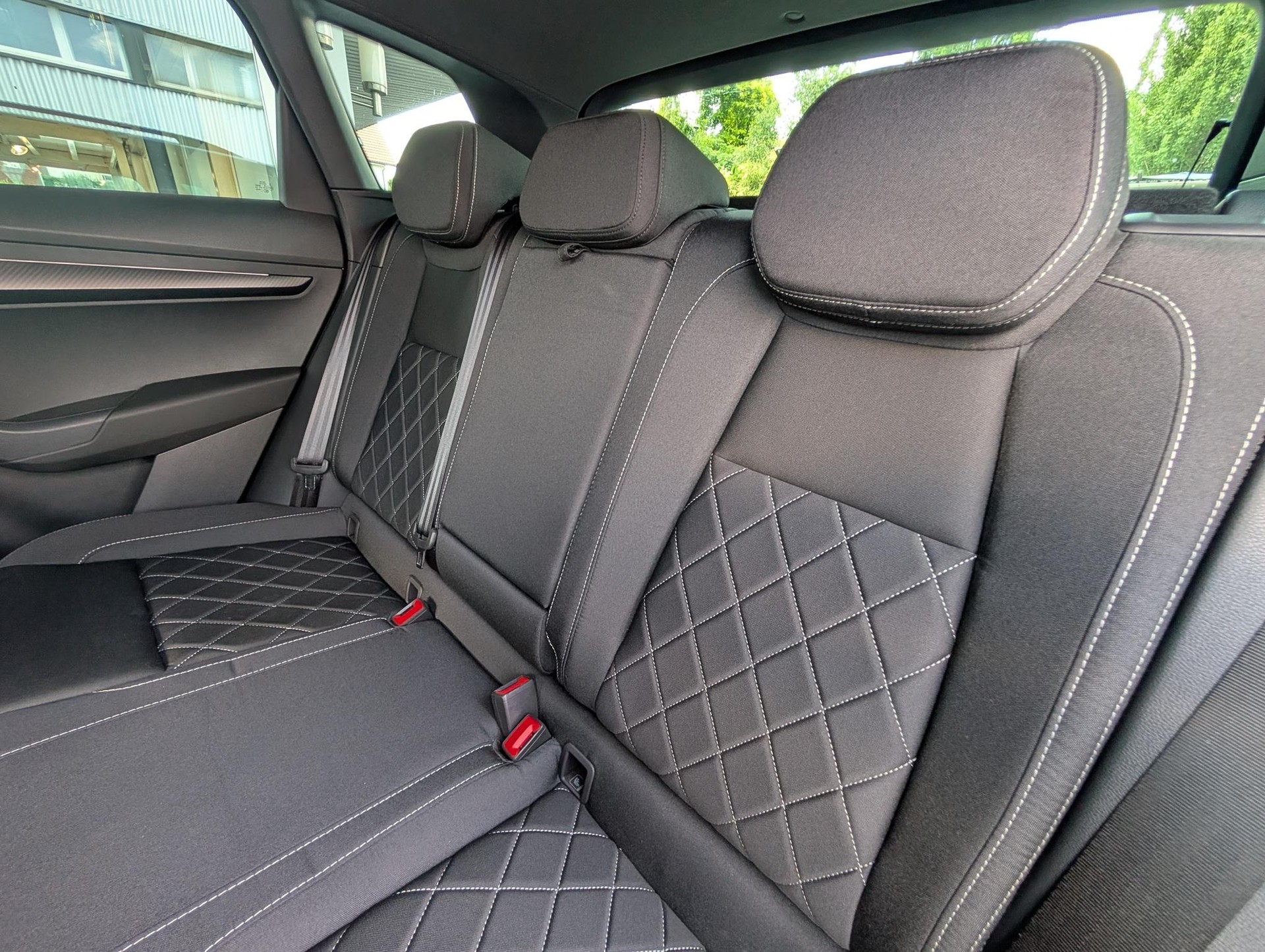 SKODA Karoq 1.5 TSI SportLine DSG-image-10