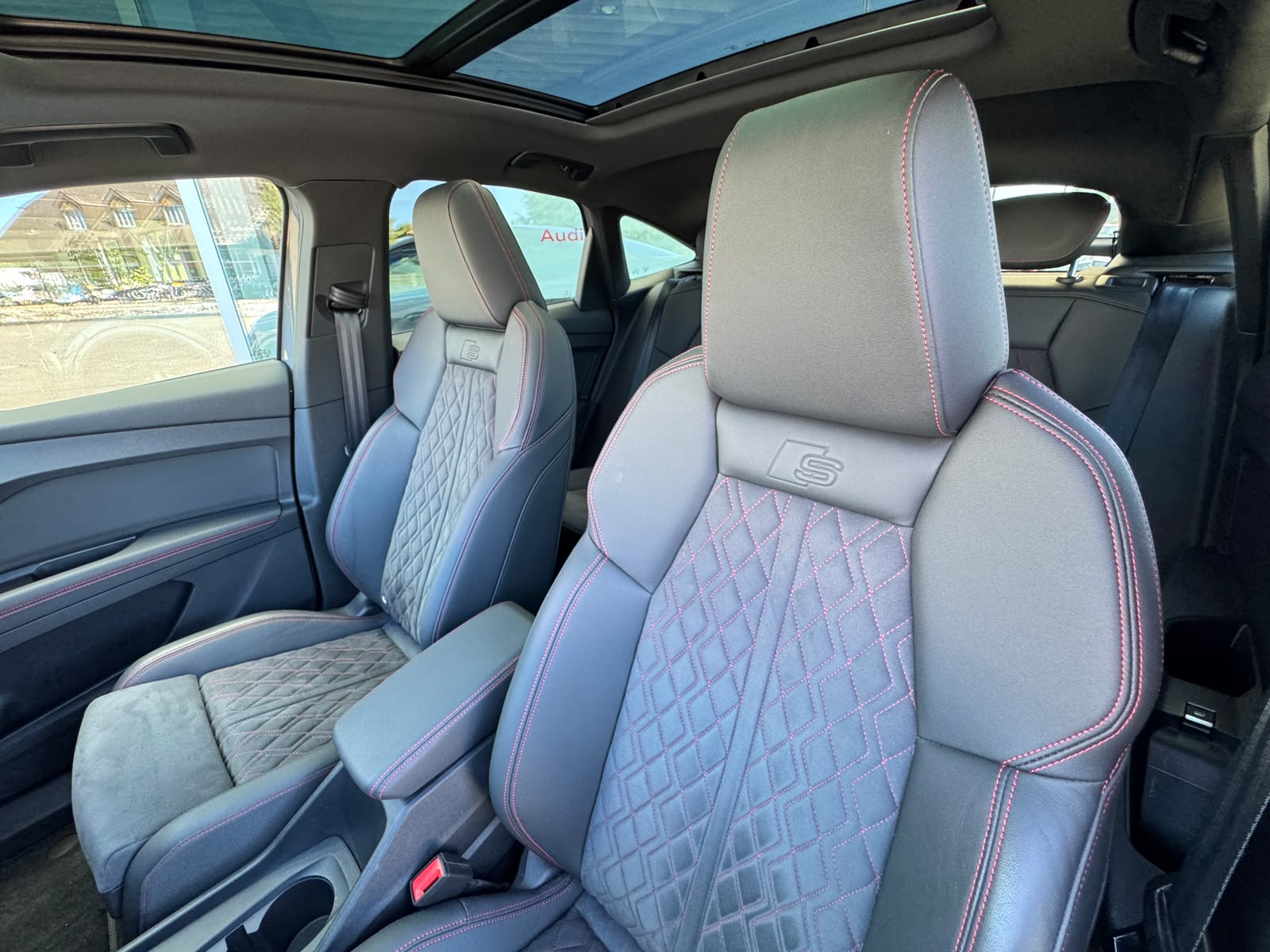 AUDI Q4 Sportback e-tron 45 Edition Swiss Ski quattro mit Black Edition & S-line Packet-image-13