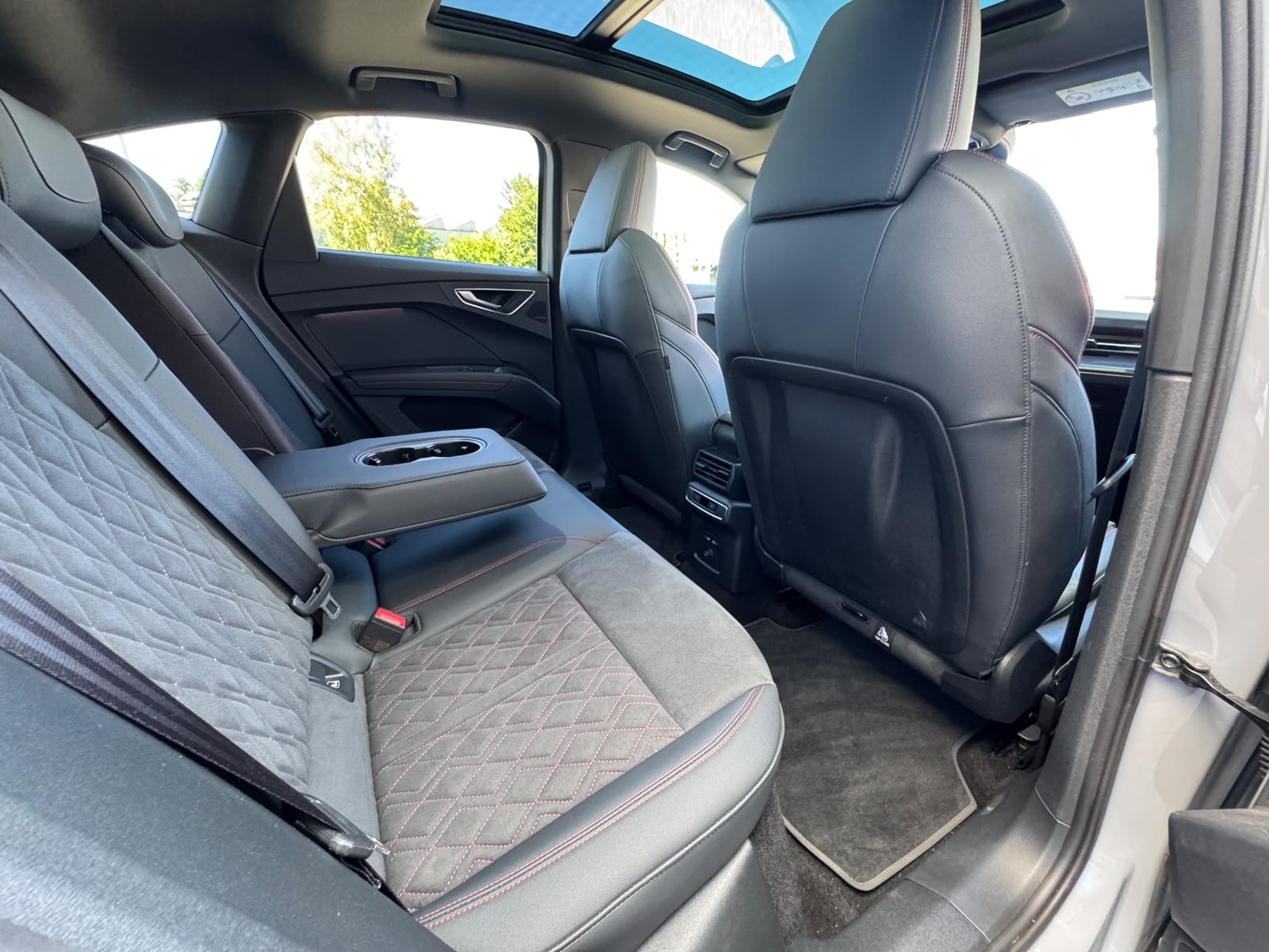 AUDI Q4 Sportback e-tron 45 Edition Swiss Ski quattro mit Black Edition & S-line Packet-image-25