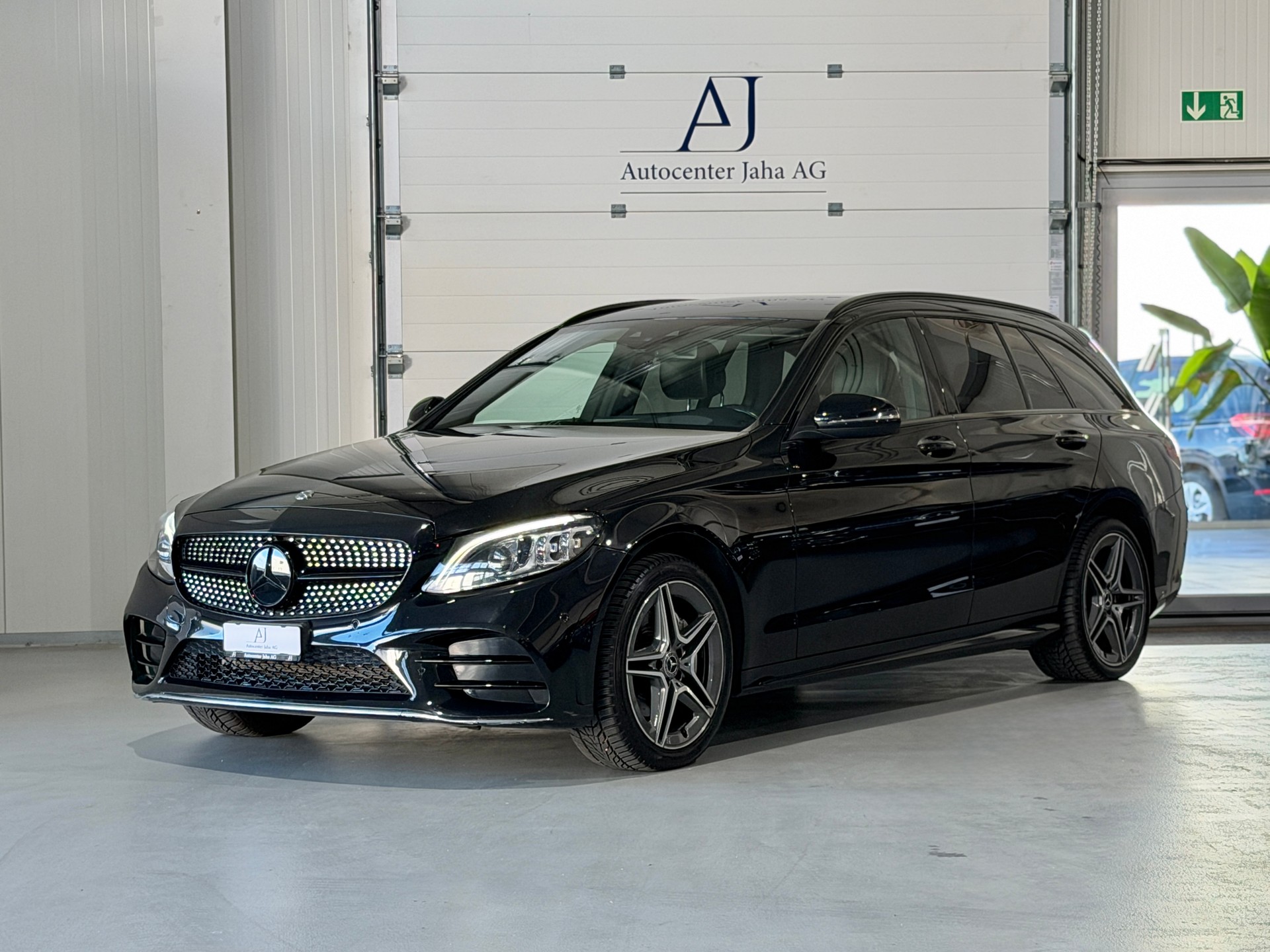 MERCEDES-BENZ C 200 Swiss Star AMG Line 4M 9G-Tronic (CH)-image-2