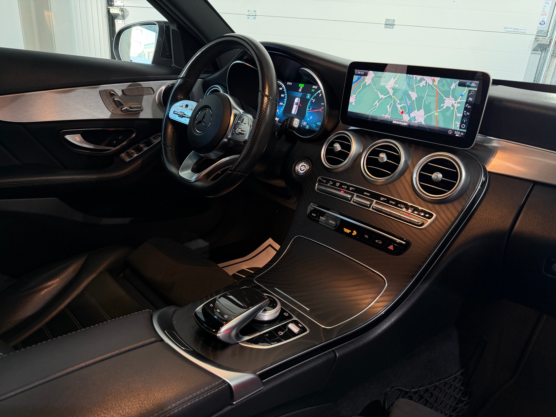 MERCEDES-BENZ C 200 Swiss Star AMG Line 4M 9G-Tronic (CH)-image-10