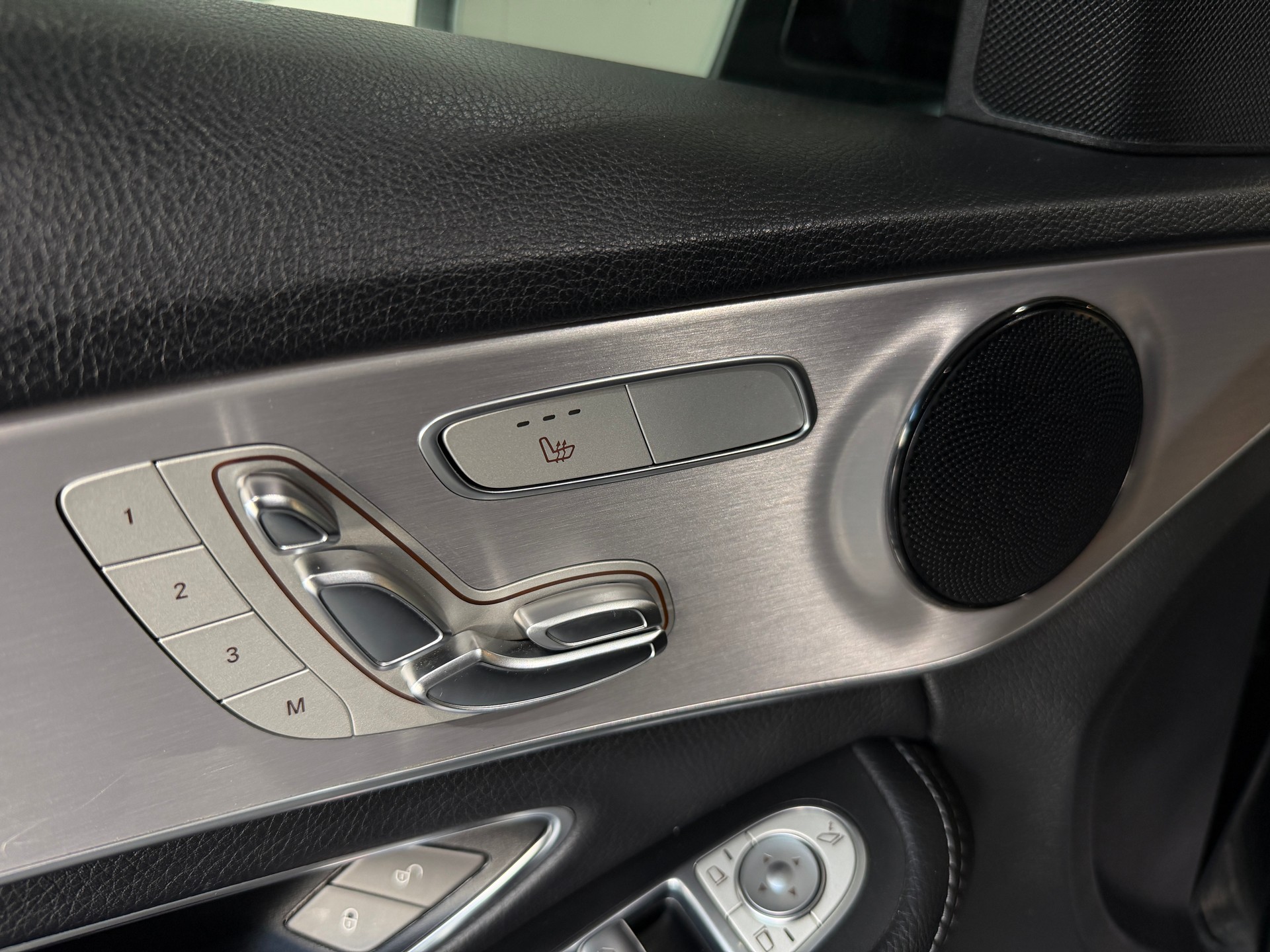 MERCEDES-BENZ C 200 Swiss Star AMG Line 4M 9G-Tronic (CH)-image-18