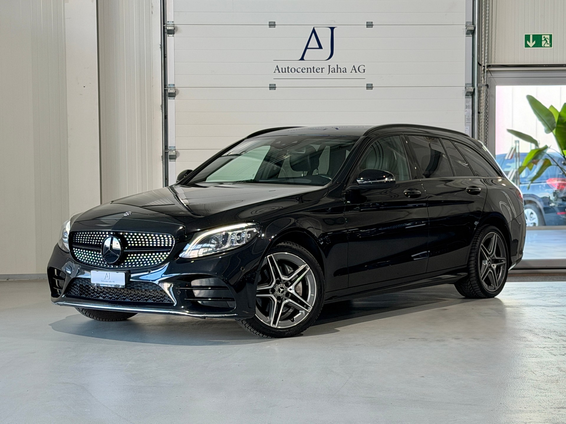 MERCEDES-BENZ C 200 Swiss Star AMG Line 4M 9G-Tronic (CH)-image-0
