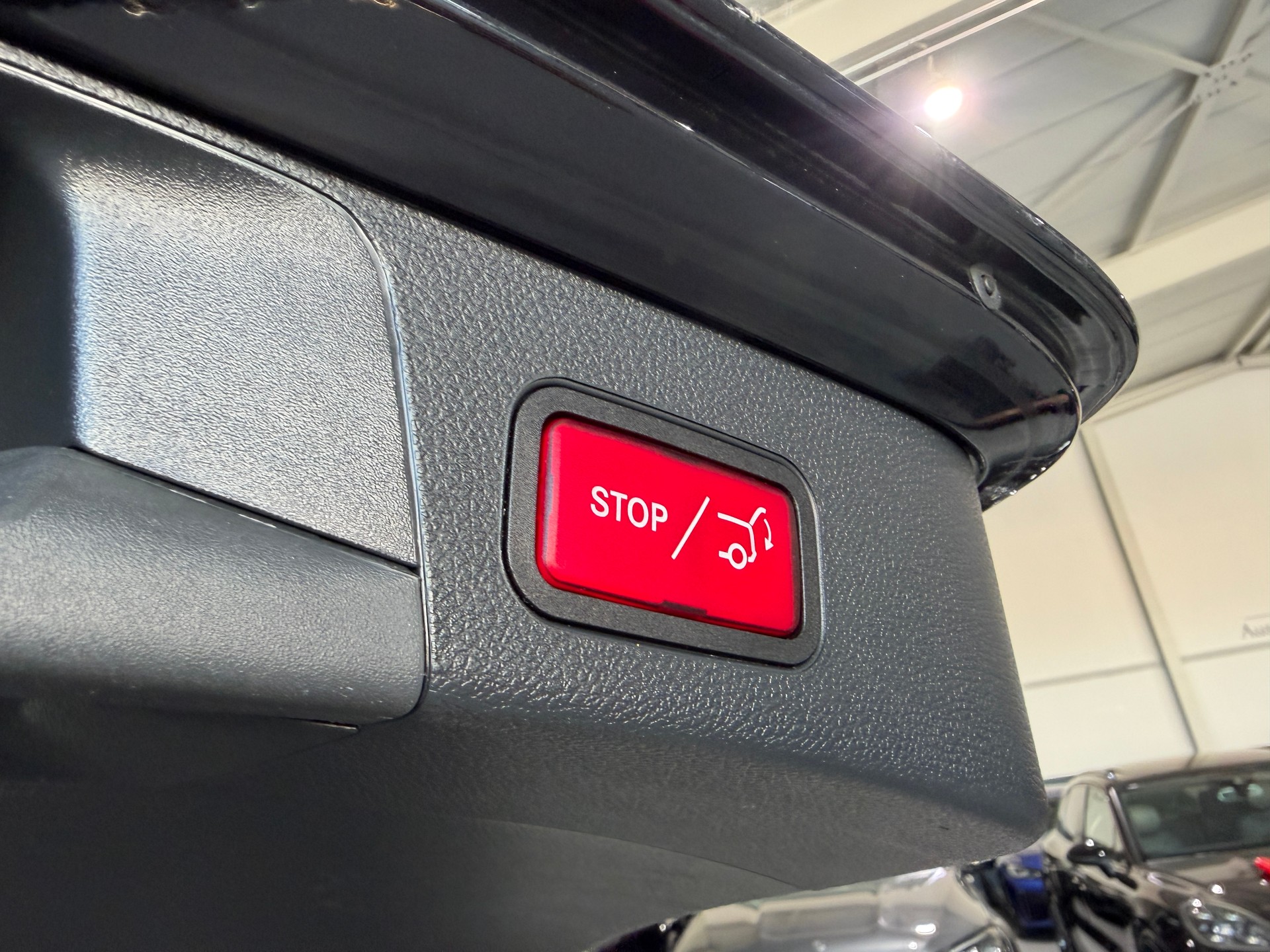 MERCEDES-BENZ C 200 Swiss Star AMG Line 4M 9G-Tronic (CH)-image-8