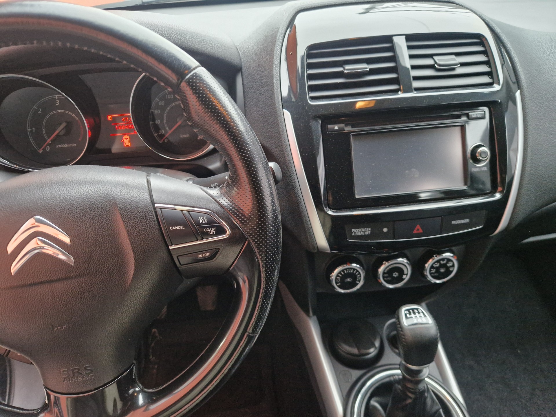 CITROEN C4 Aircross 1.6 HDi Collection 4WD-image-8