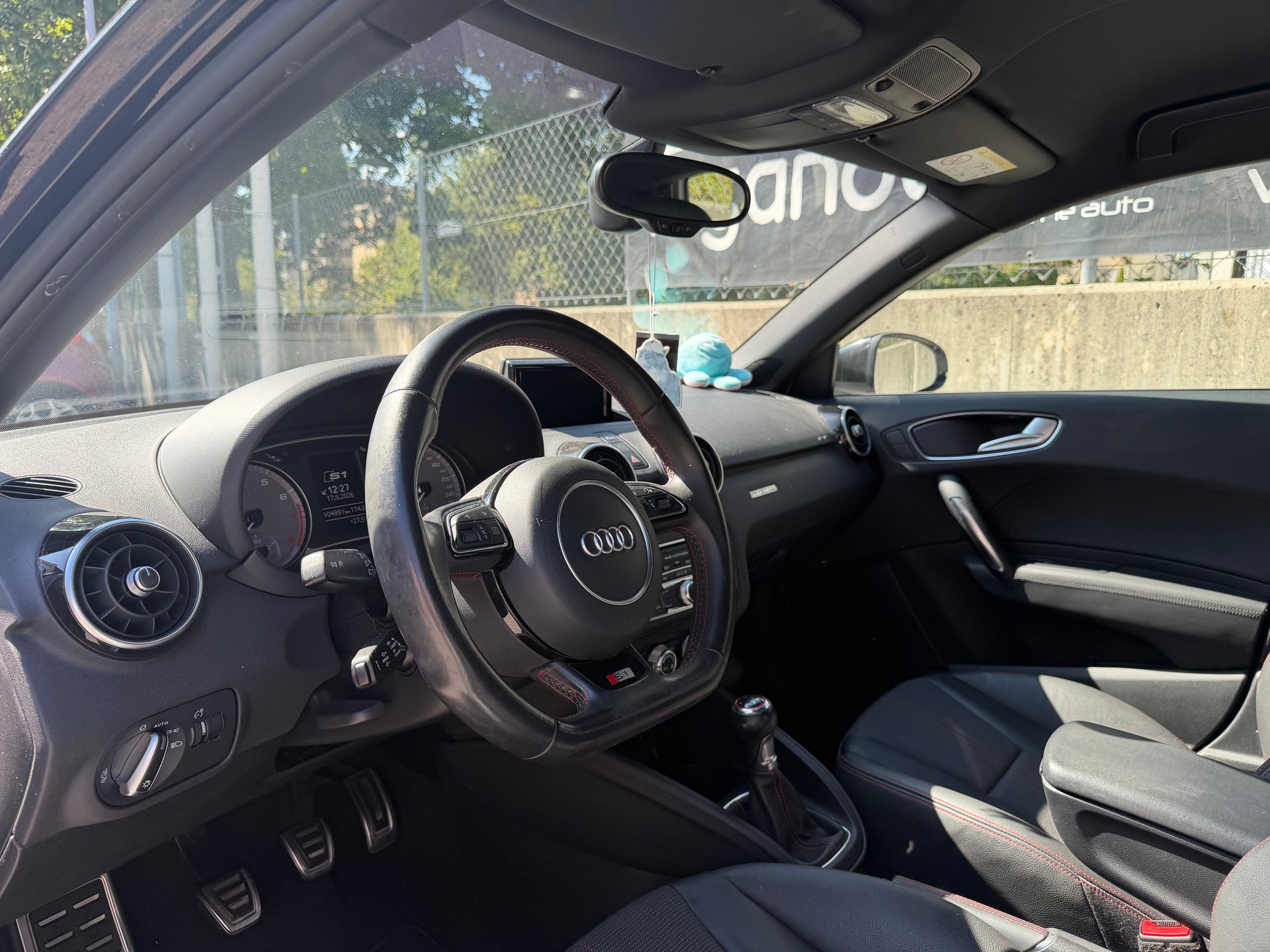 AUDI S1 Sportback 2.0 TFSI Sport quattro-image-8