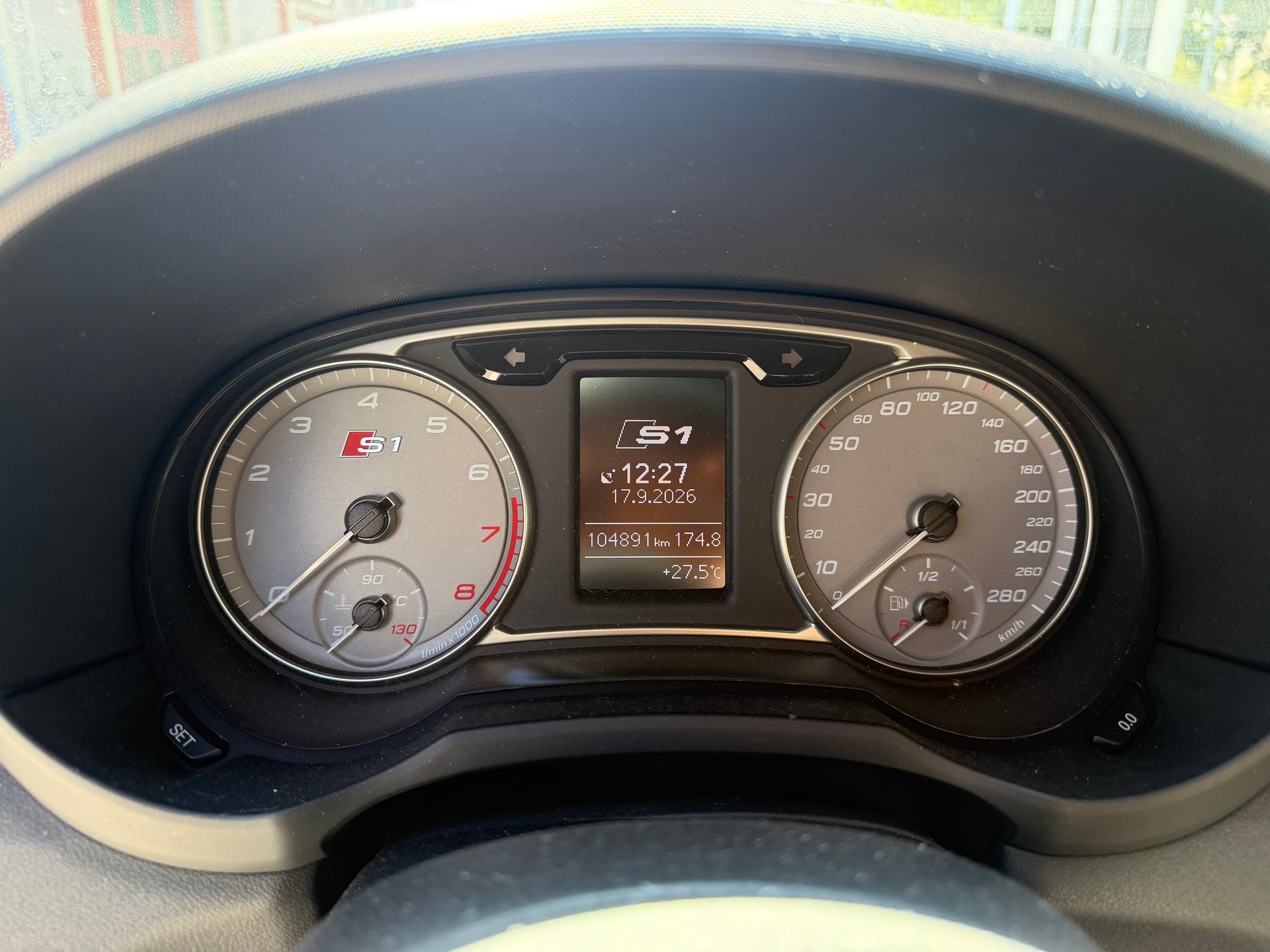AUDI S1 Sportback 2.0 TFSI Sport quattro-image-11