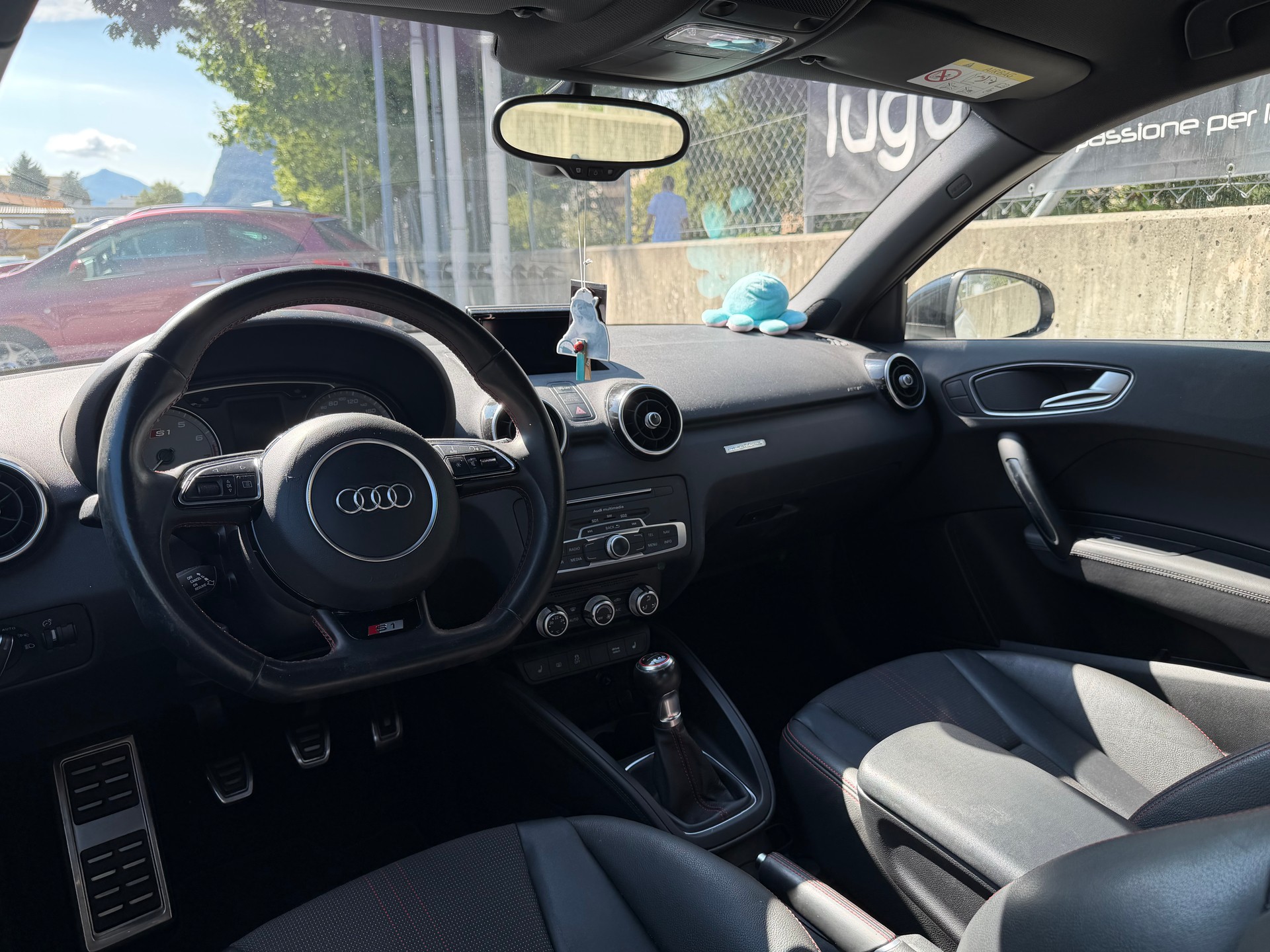 AUDI S1 Sportback 2.0 TFSI Sport quattro-image-5