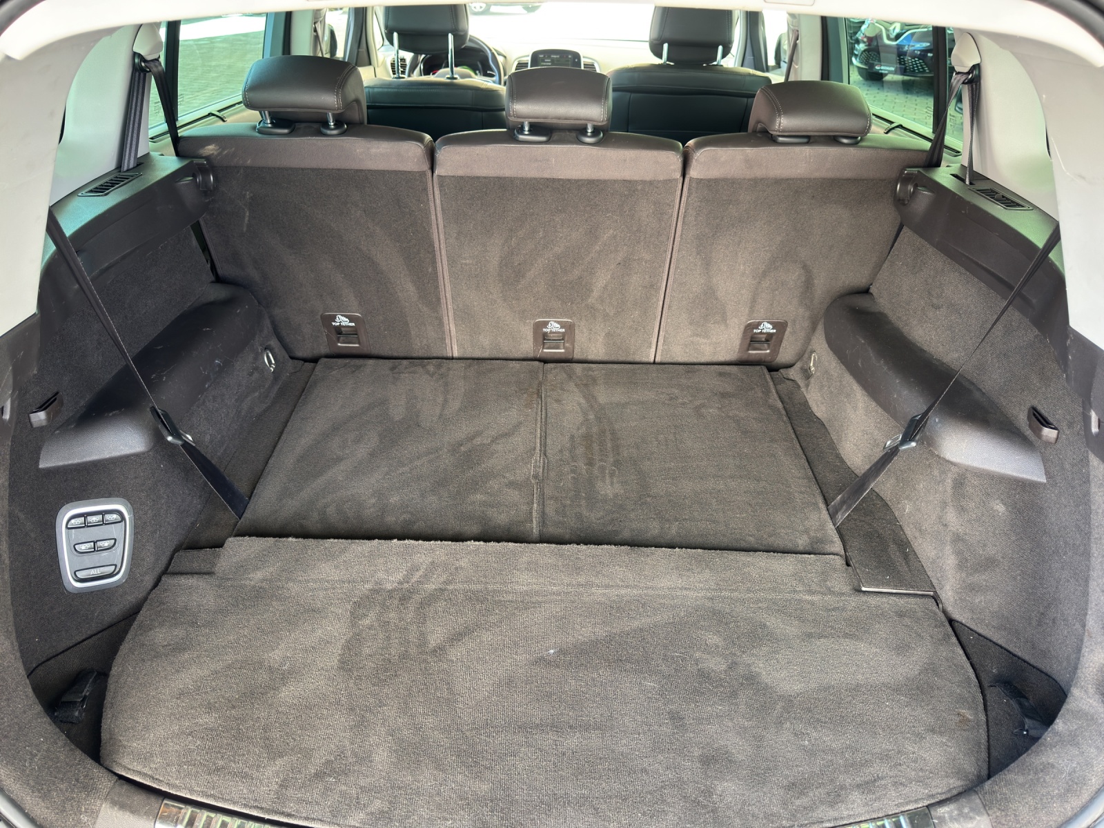 RENAULT Espace 1.6 TCe Intens Automat 200PS 7-Plätzer inkl. AHK-image-25