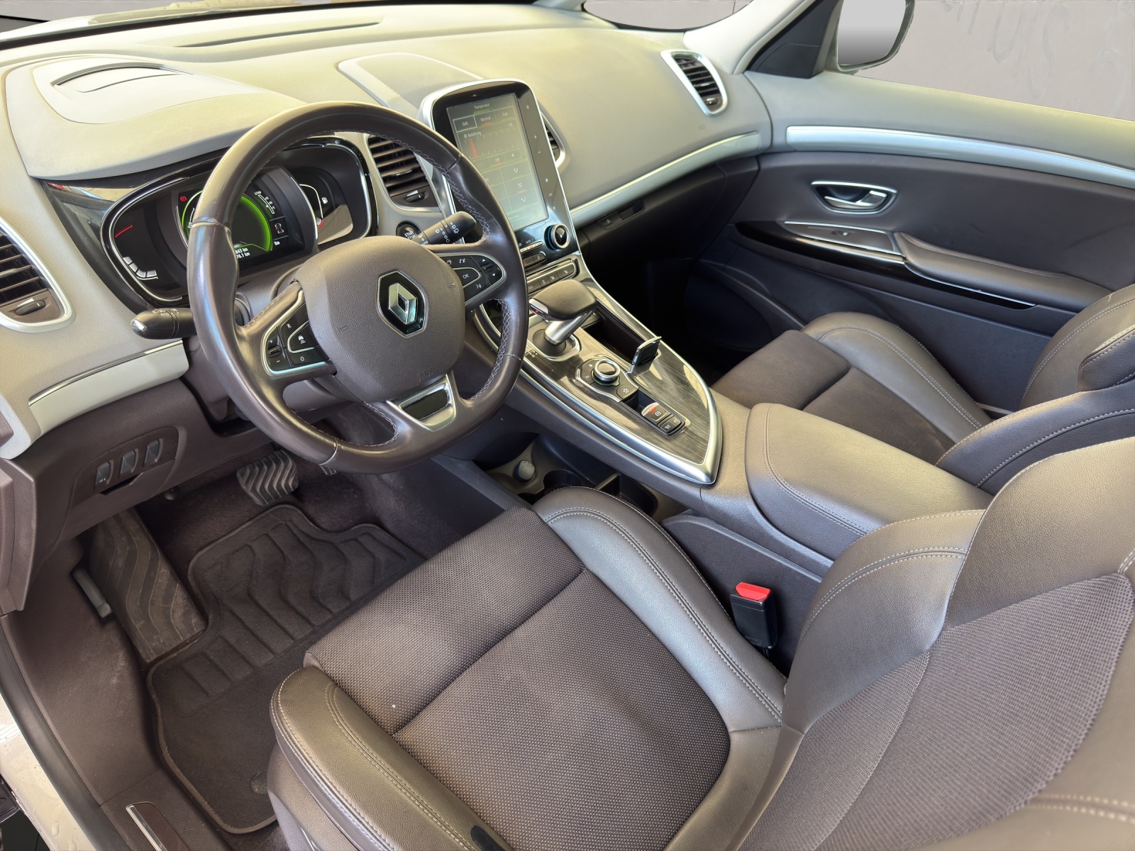 RENAULT Espace 1.6 TCe Intens Automat 200PS 7-Plätzer inkl. AHK-image-10