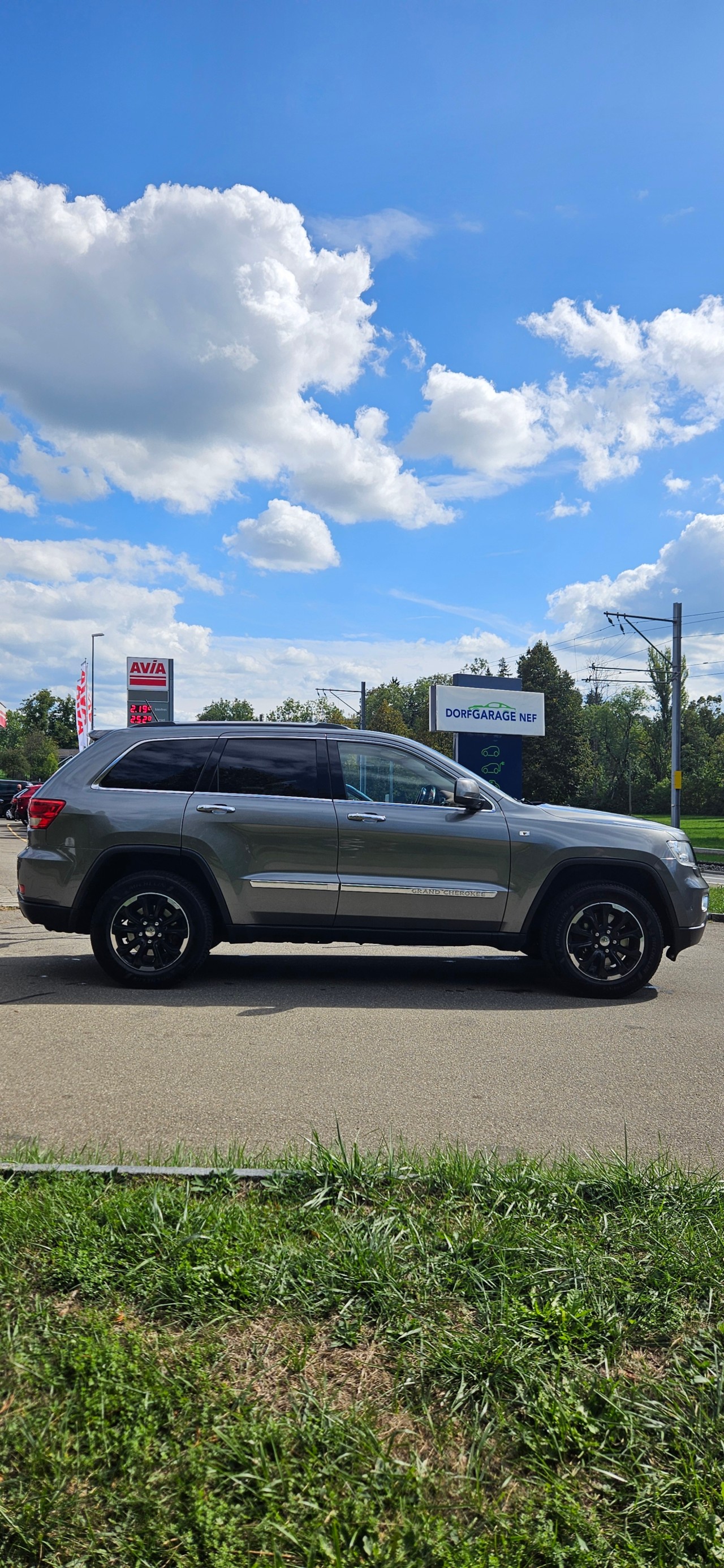 JEEP Grand Cherokee 3.0 CRD Overland Automatic-image-3