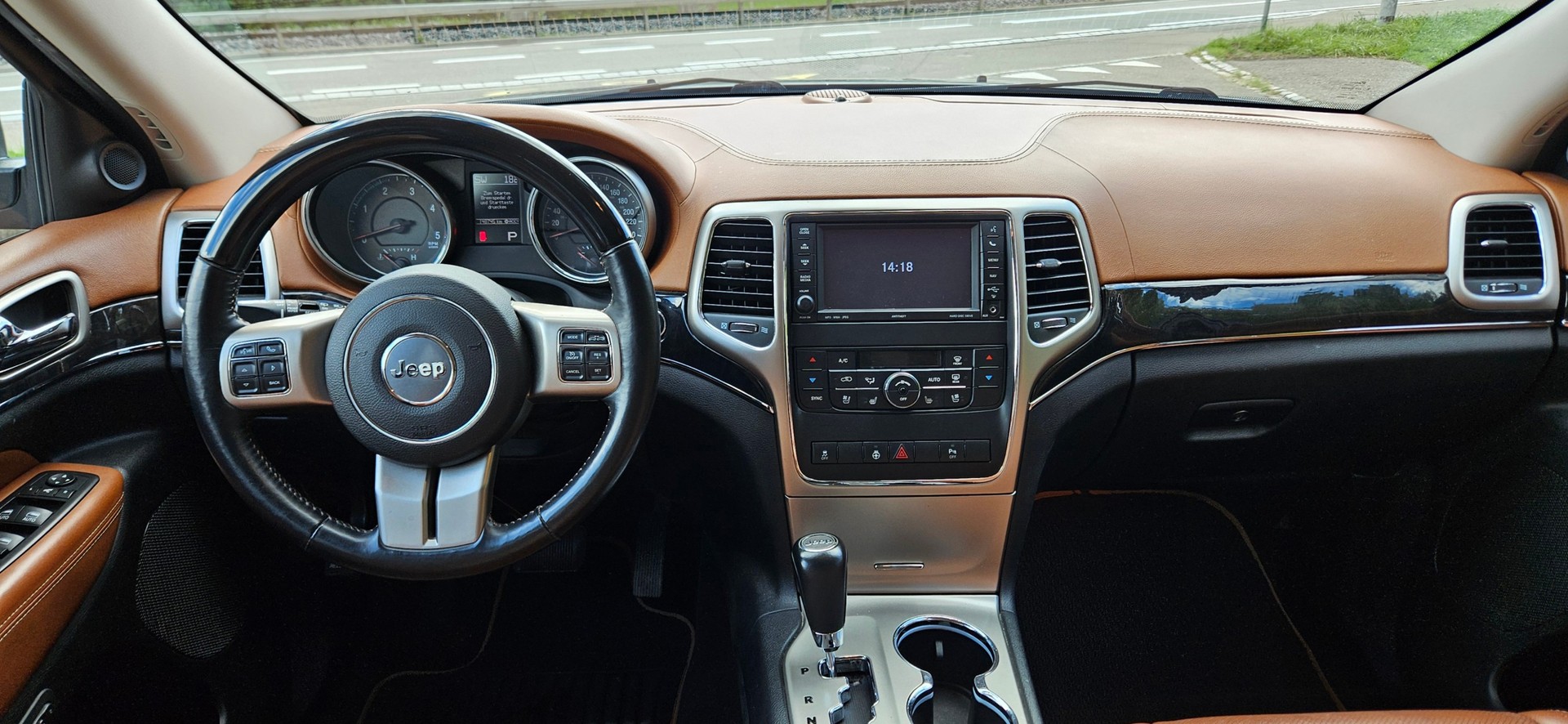 JEEP Grand Cherokee 3.0 CRD Overland Automatic-image-12