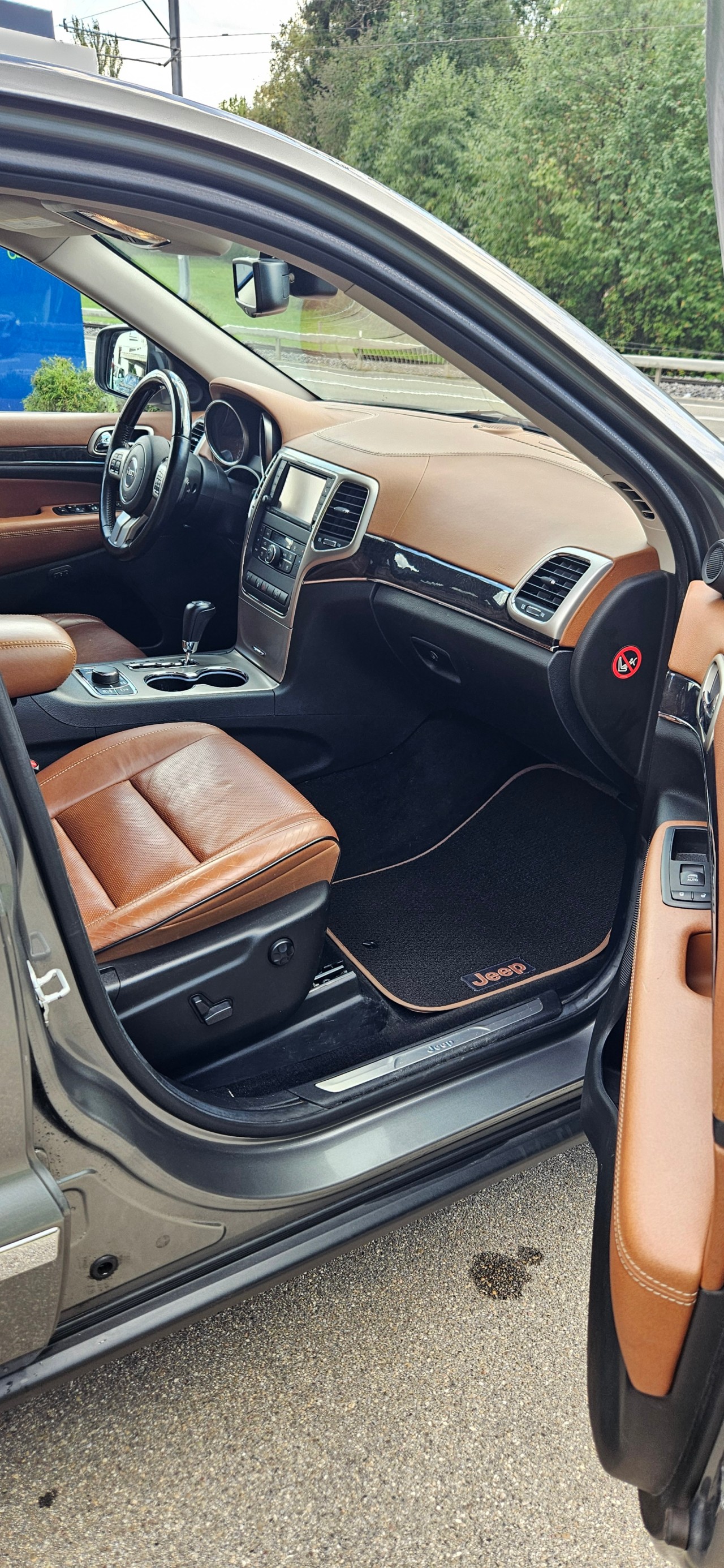 JEEP Grand Cherokee 3.0 CRD Overland Automatic-image-13