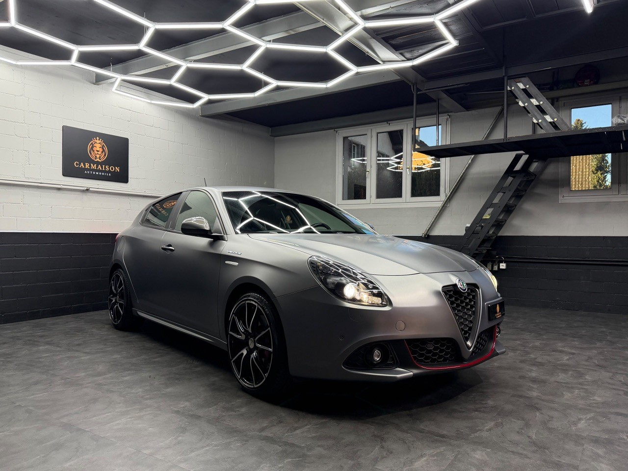 ALFA ROMEO Giulietta 1750 TBi Veloce TCT QV | CH-Auto | Grau Matt | Ragazzon Auspuff-image-0