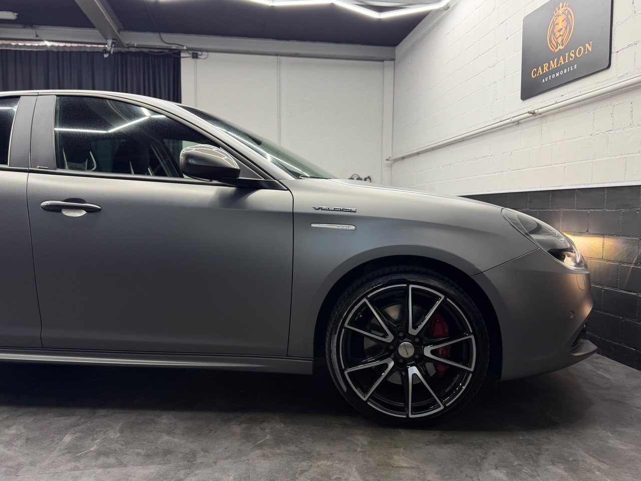 ALFA ROMEO Giulietta 1750 TBi Veloce TCT QV | CH-Auto | Grau Matt | Ragazzon Auspuff-image-10