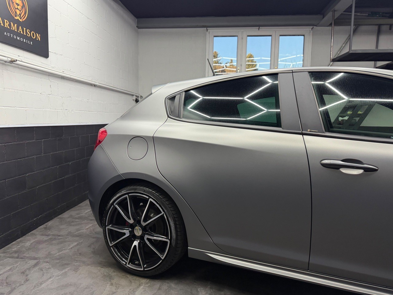 ALFA ROMEO Giulietta 1750 TBi Veloce TCT QV | CH-Auto | Grau Matt | Ragazzon Auspuff-image-4