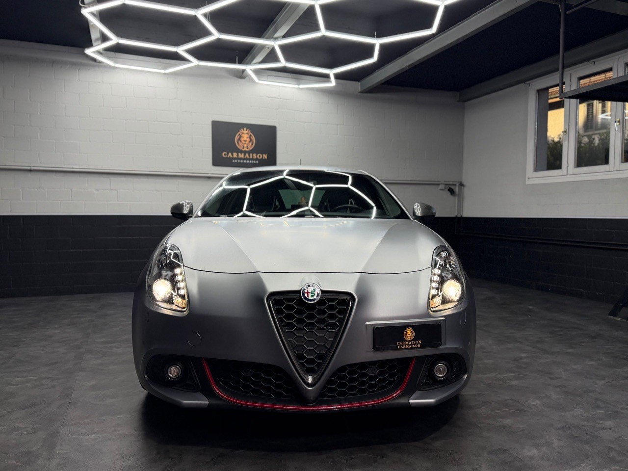 ALFA ROMEO Giulietta 1750 TBi Veloce TCT QV | CH-Auto | Grau Matt | Ragazzon Auspuff-image-1