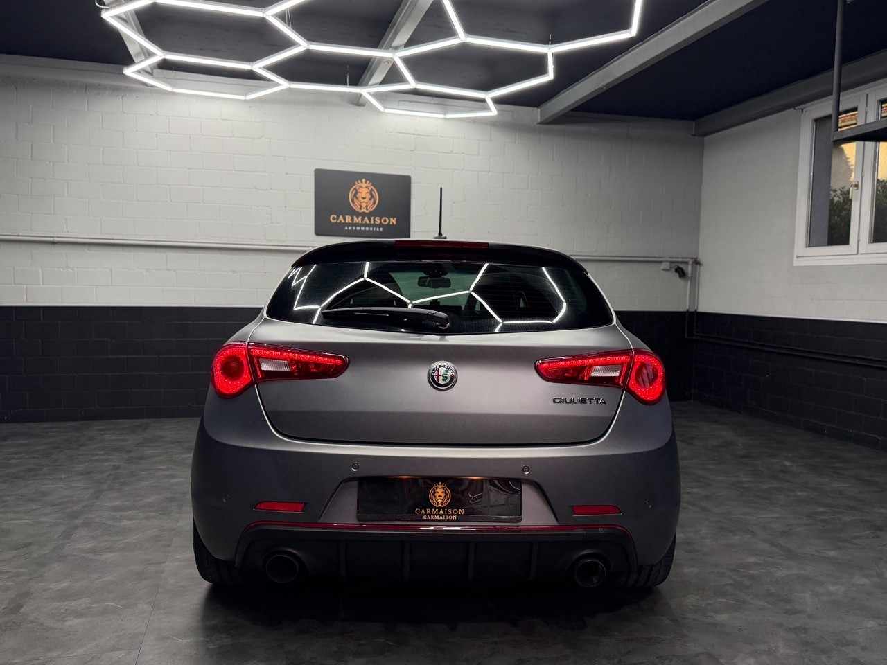 ALFA ROMEO Giulietta 1750 TBi Veloce TCT QV | CH-Auto | Grau Matt | Ragazzon Auspuff-image-8
