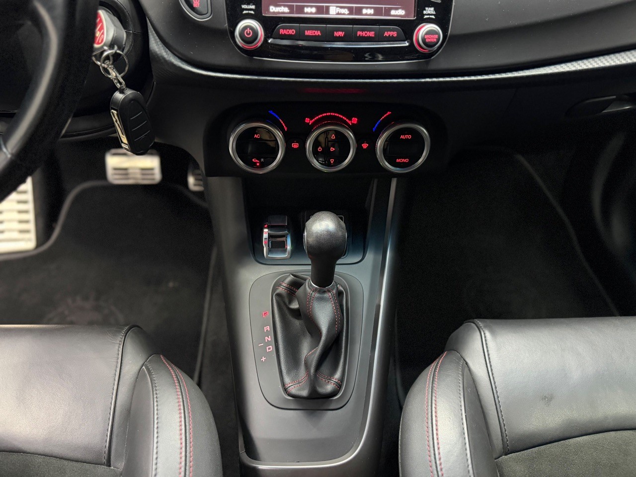 ALFA ROMEO Giulietta 1750 TBi Veloce TCT QV | CH-Auto | Grau Matt | Ragazzon Auspuff-image-16