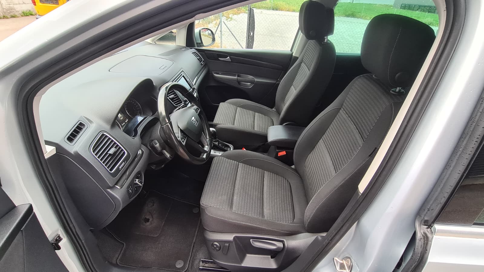 SEAT Alhambra 2.0 TDI DSG Style ** 7-Plätzer ** Gr-Navi ** RF-Kamera ** Totwinkel-Assistent ** Anh-Kupplung ** Frisch Ab MFK **-image-16