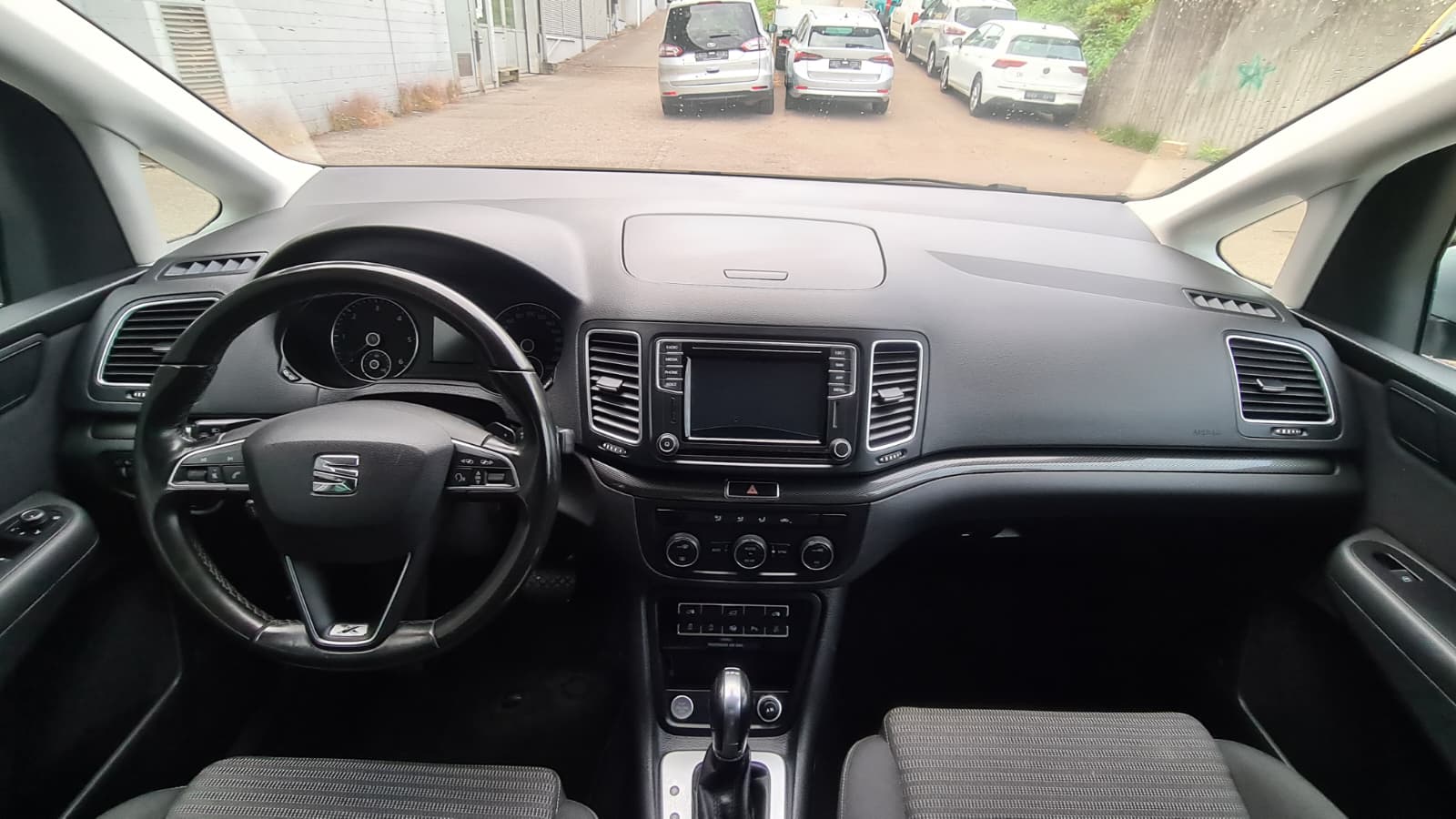 SEAT Alhambra 2.0 TDI DSG Style ** 7-Plätzer ** Gr-Navi ** RF-Kamera ** Totwinkel-Assistent ** Anh-Kupplung ** Frisch Ab MFK **-image-14