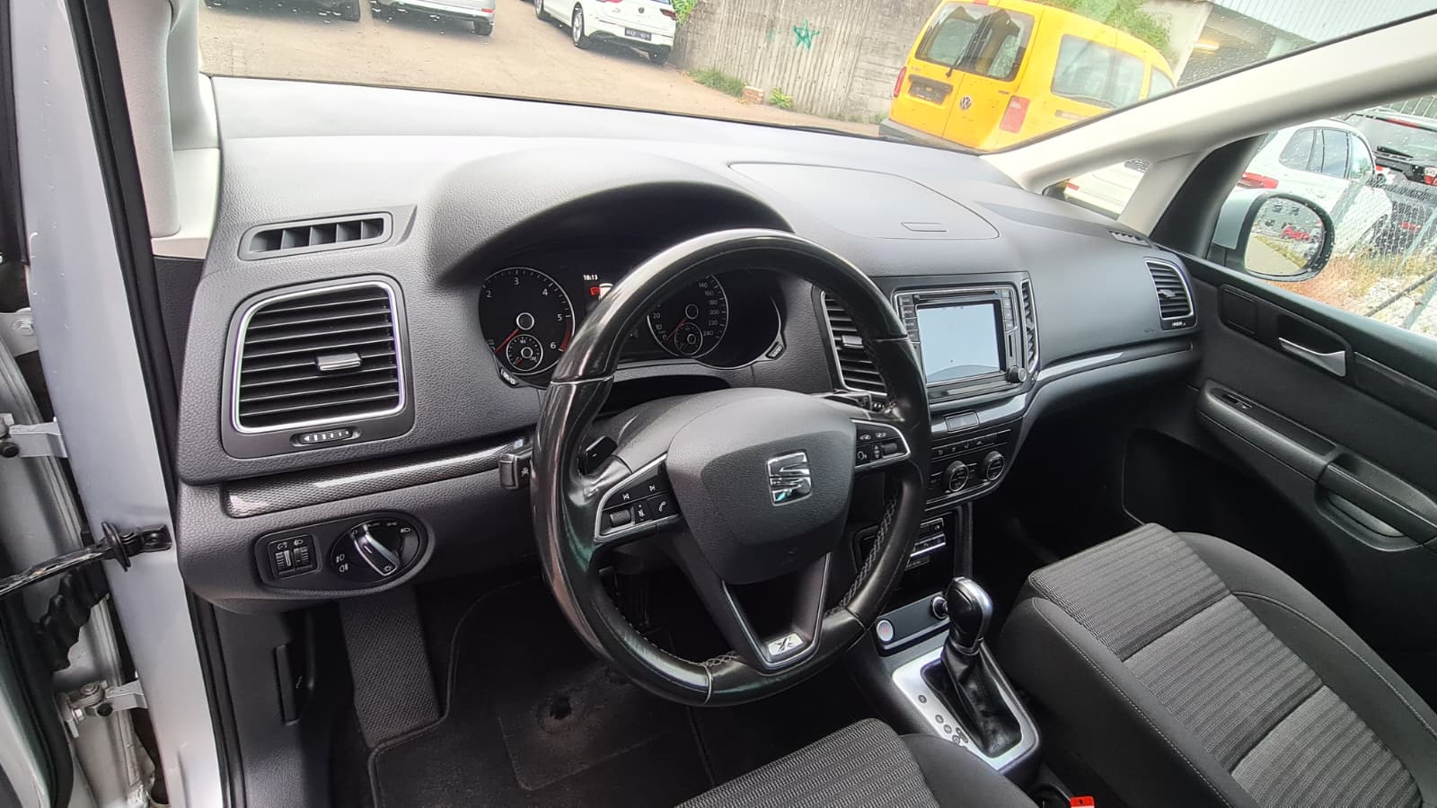 SEAT Alhambra 2.0 TDI DSG Style ** 7-Plätzer ** Gr-Navi ** RF-Kamera ** Totwinkel-Assistent ** Anh-Kupplung ** Frisch Ab MFK **-image-15