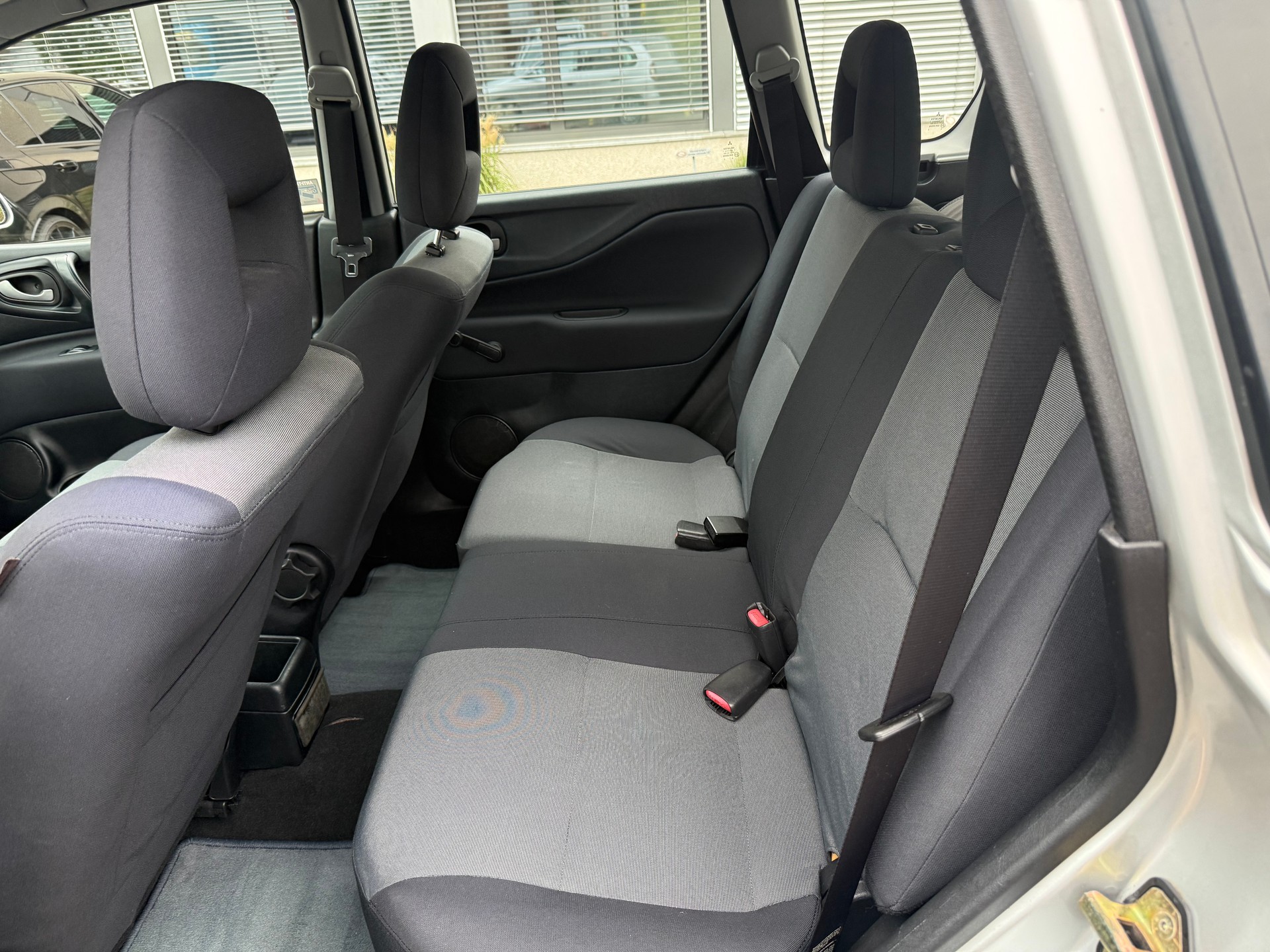 MITSUBISHI Space Star 1.6 Silver 25-image-8