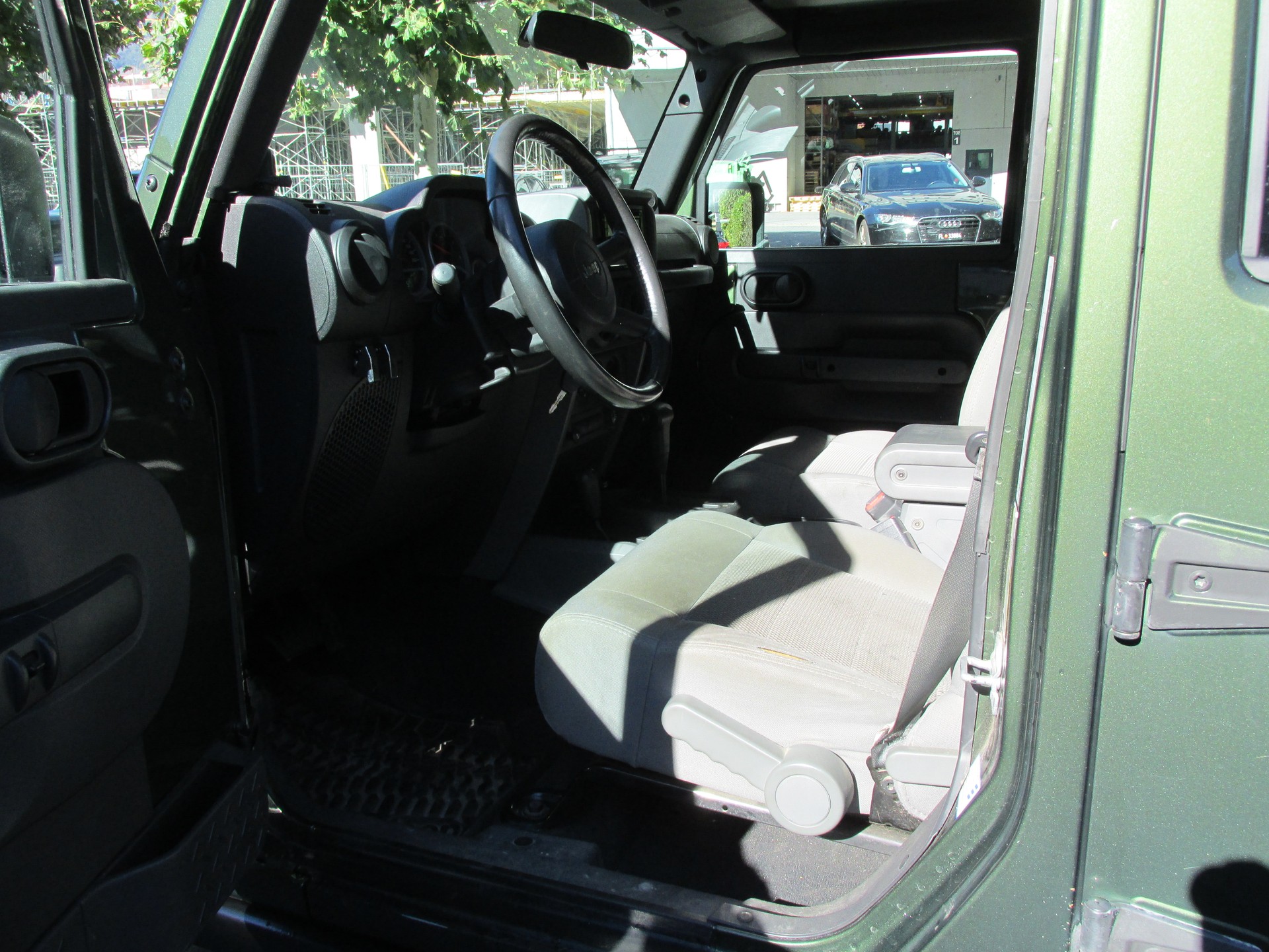 JEEP Wrangler 2.8CRD Unlimited Rubicon Automatic-image-2