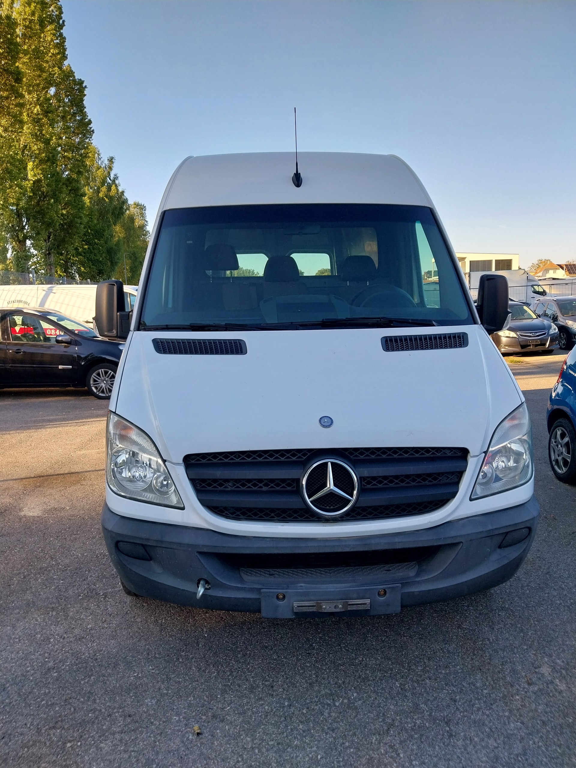 MERCEDES-BENZ Sprinter 319 CDI Standard Automat-image-1