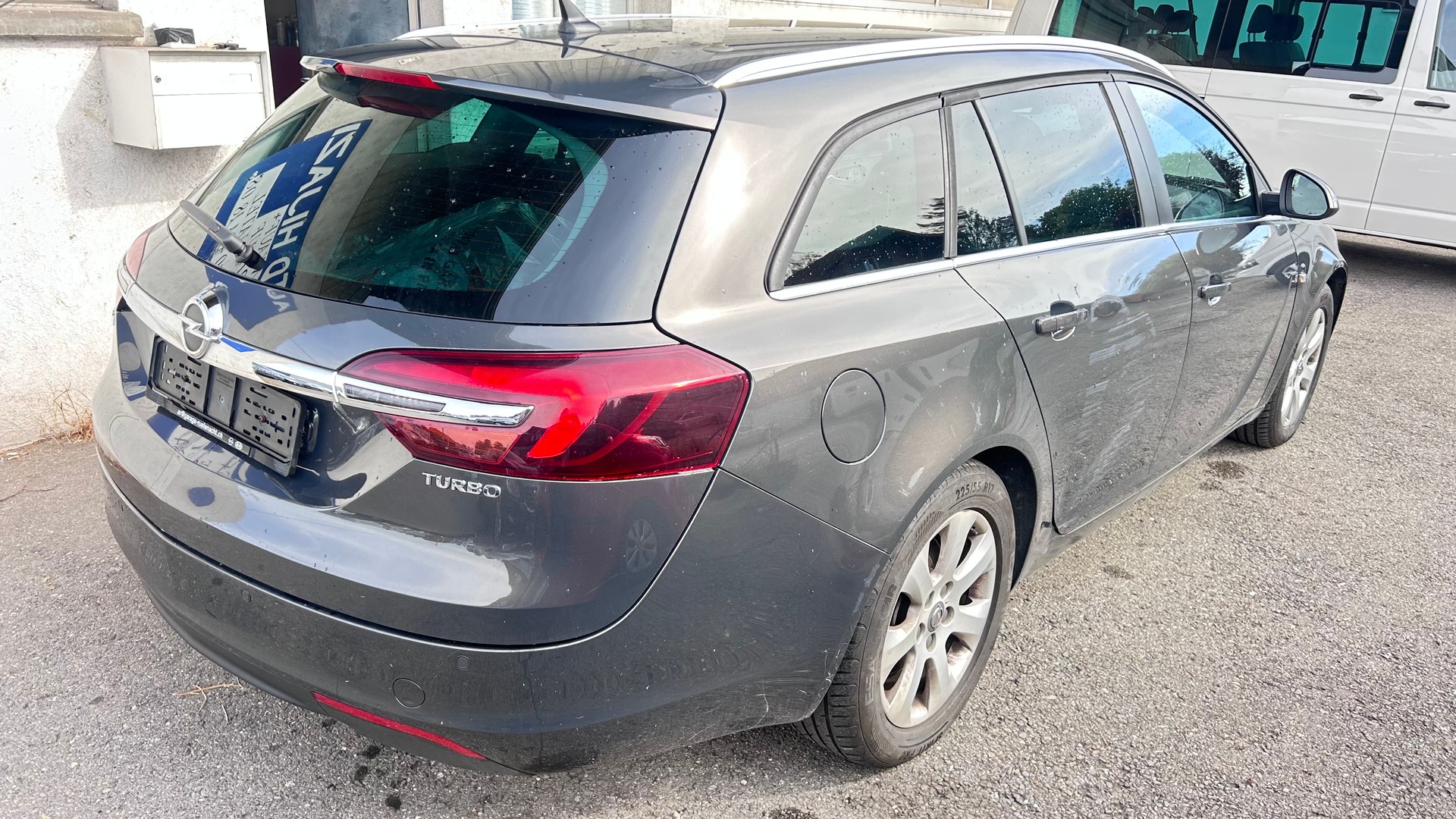 OPEL Insignia Sports Tourer 1.6 Turbo Cosmo Automatic-image-3