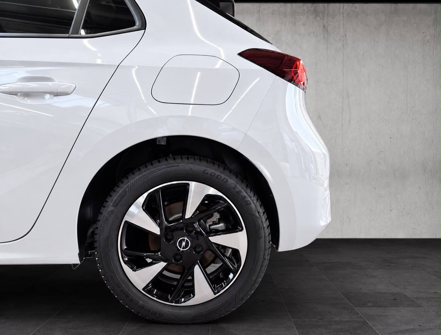OPEL Corsa e- 51kWh GS 11 KW 3 Phaser Schneller Laden-image-9