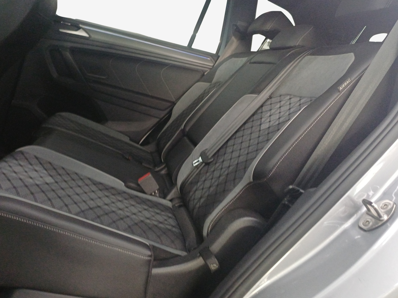VW Tiguan Allspace 2.0TSI R-Line 4Motion DSG-image-11