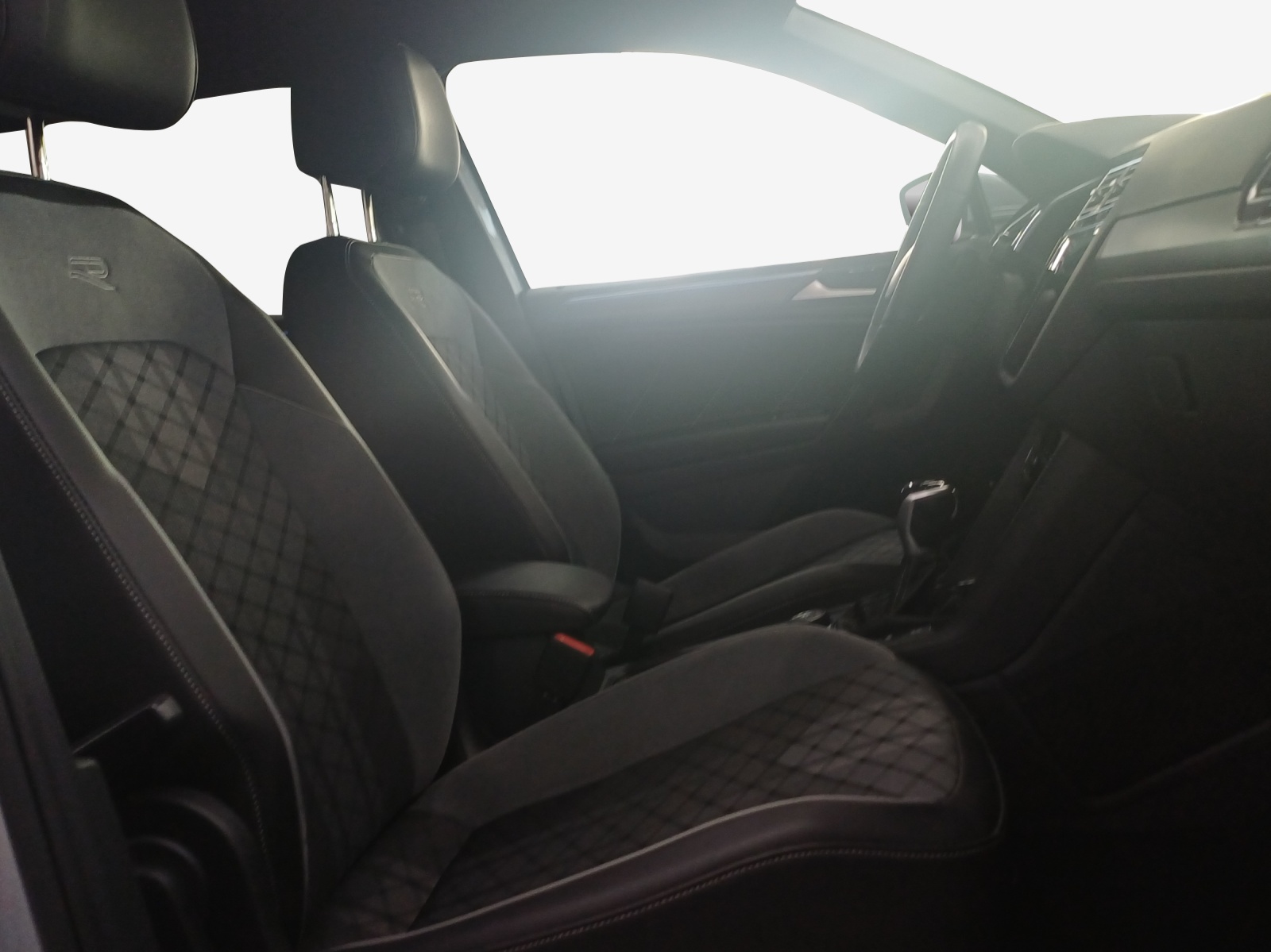 VW Tiguan Allspace 2.0TSI R-Line 4Motion DSG-image-13