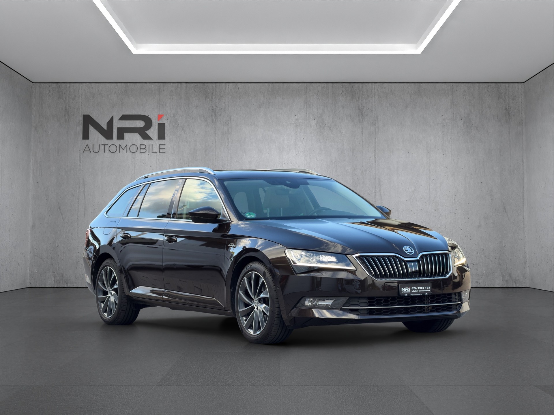 SKODA Superb Combi 2.0 TDI 190 L & K 4x4 DSG-image-2