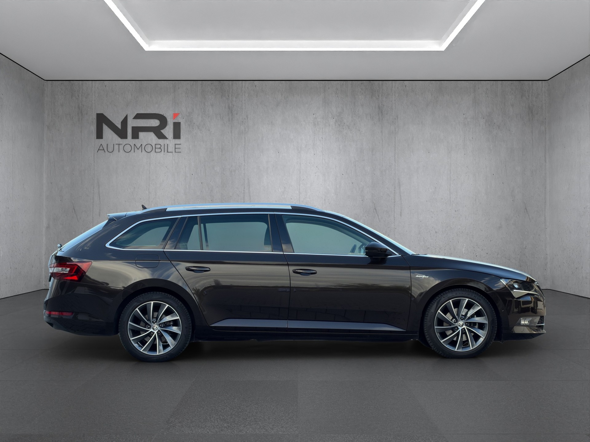 SKODA Superb Combi 2.0 TDI 190 L & K 4x4 DSG-image-3