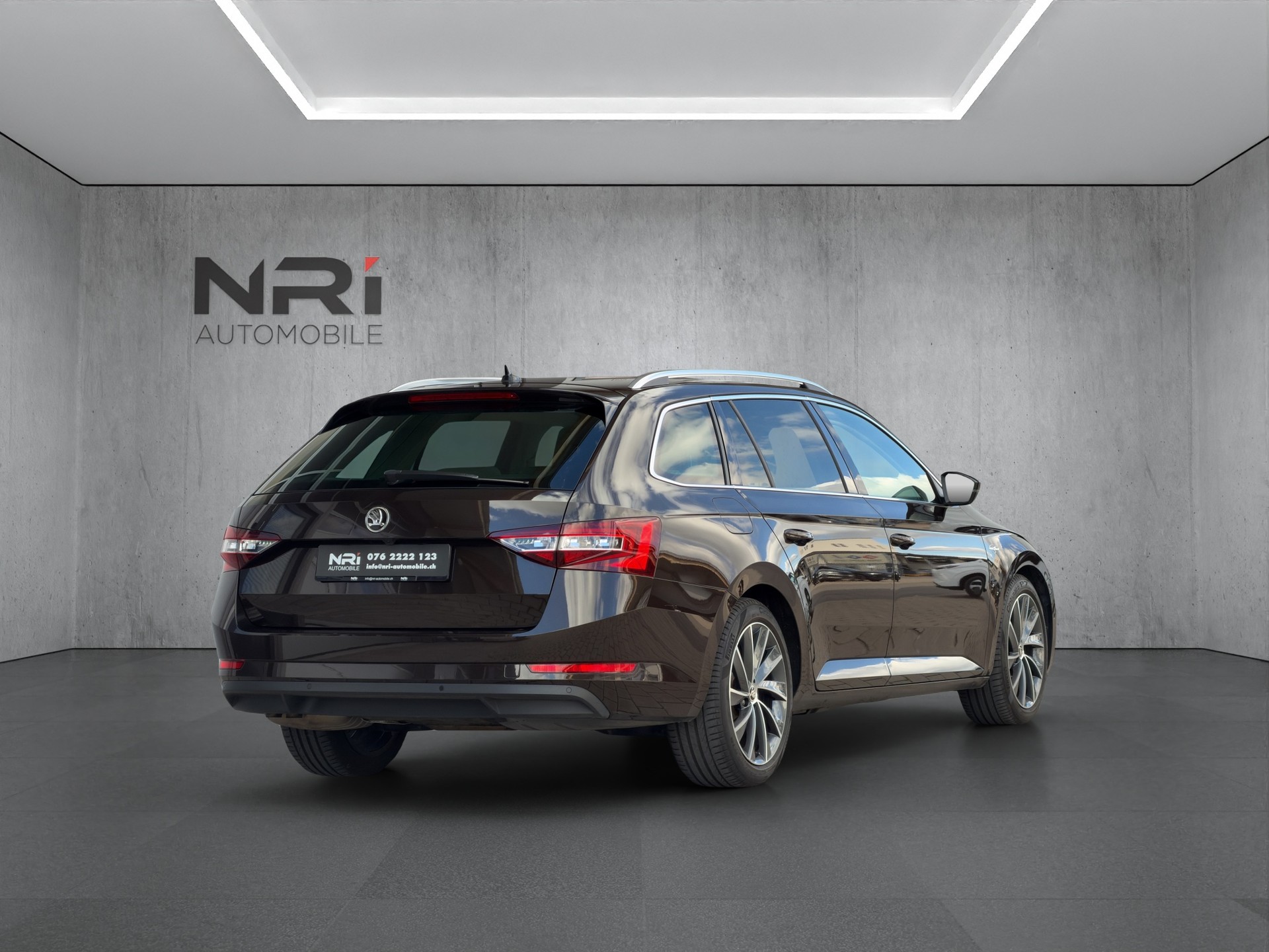 SKODA Superb Combi 2.0 TDI 190 L & K 4x4 DSG-image-4