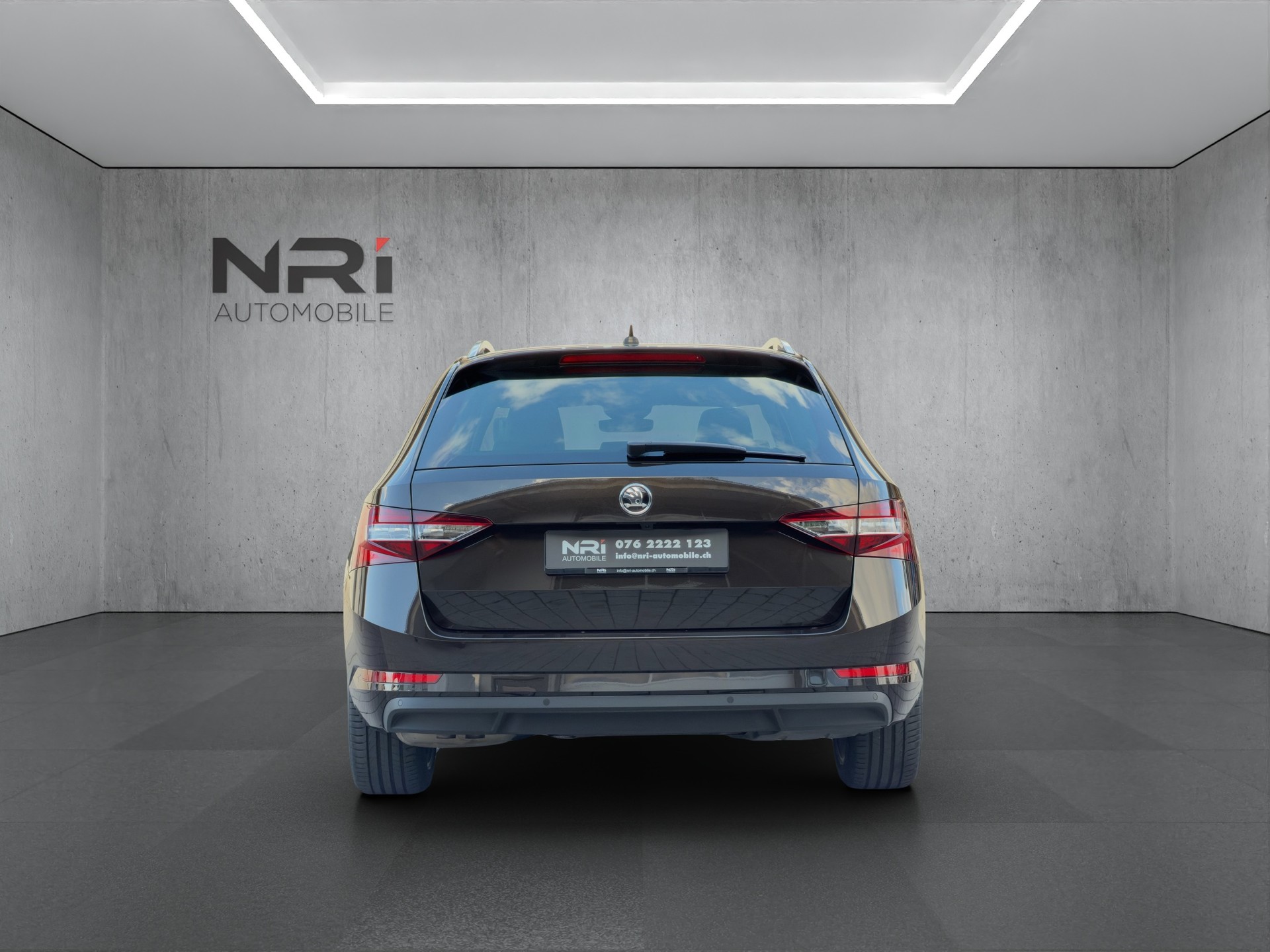 SKODA Superb Combi 2.0 TDI 190 L & K 4x4 DSG-image-5