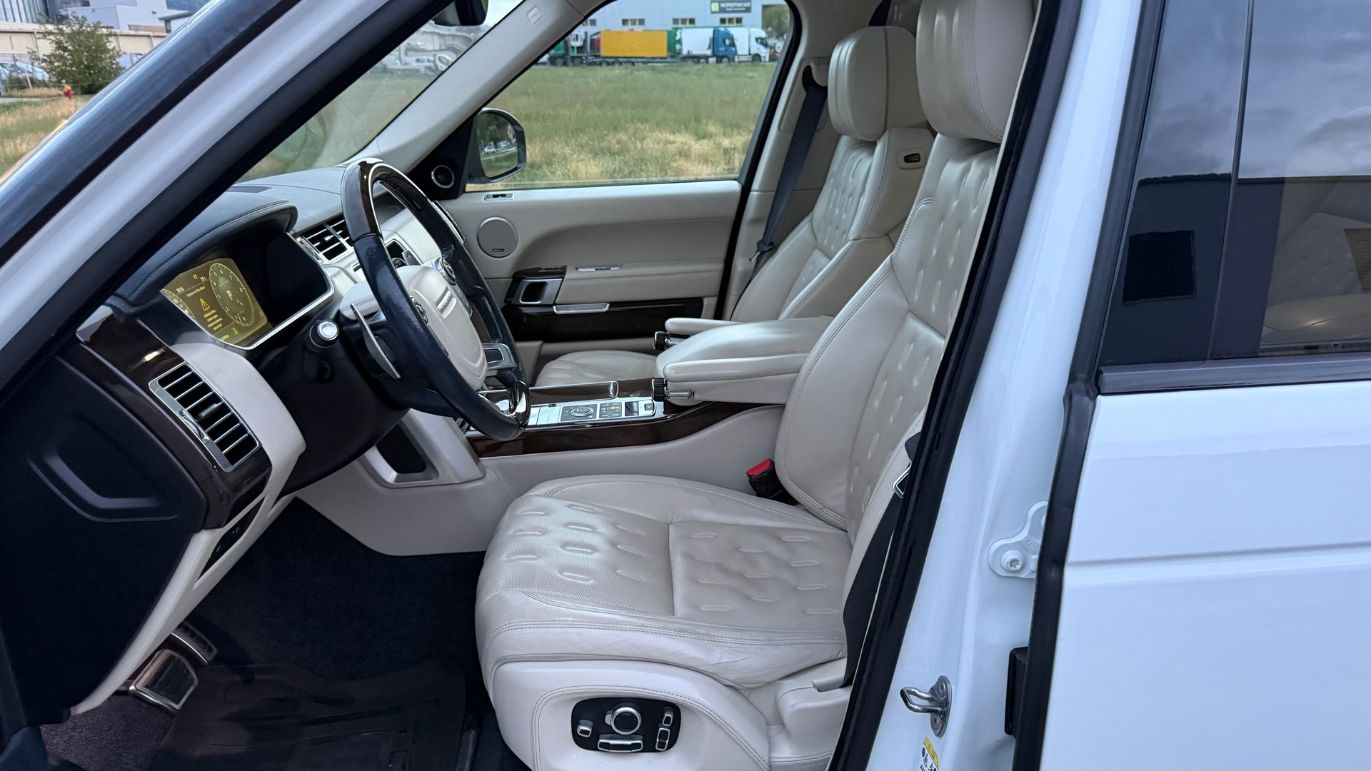 LAND ROVER Range Rover LWB 5.0 V8 SC SV Autobiography Autom.-image-8