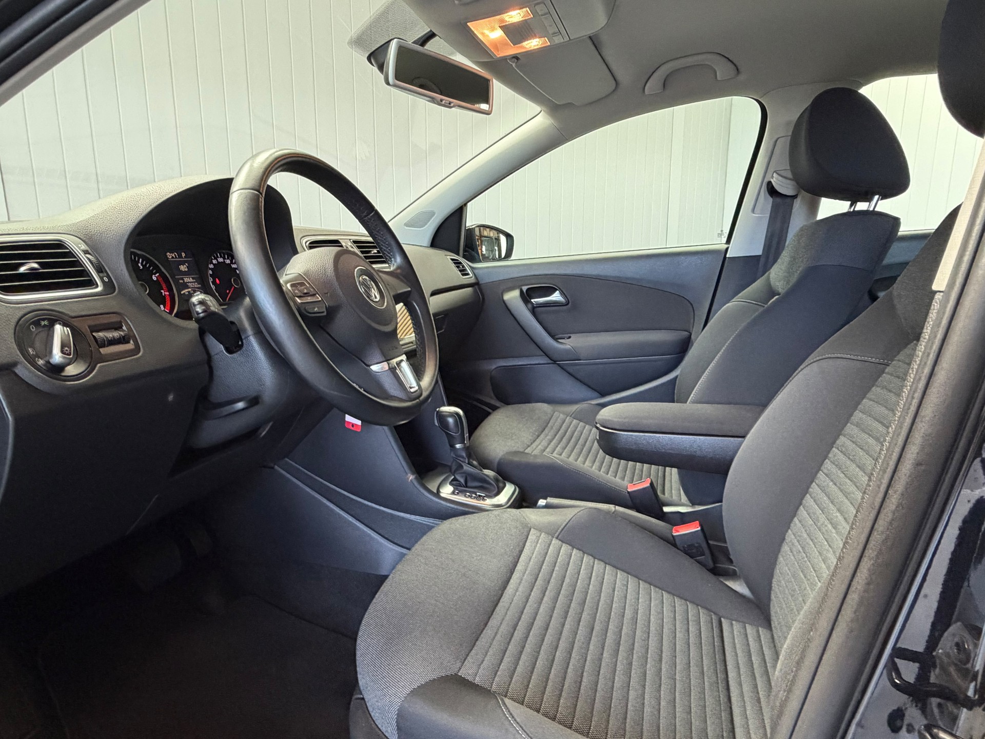 VW Polo 1.4 16V DSG - frisch ab MFK und Service - Carplay Navi-image-7