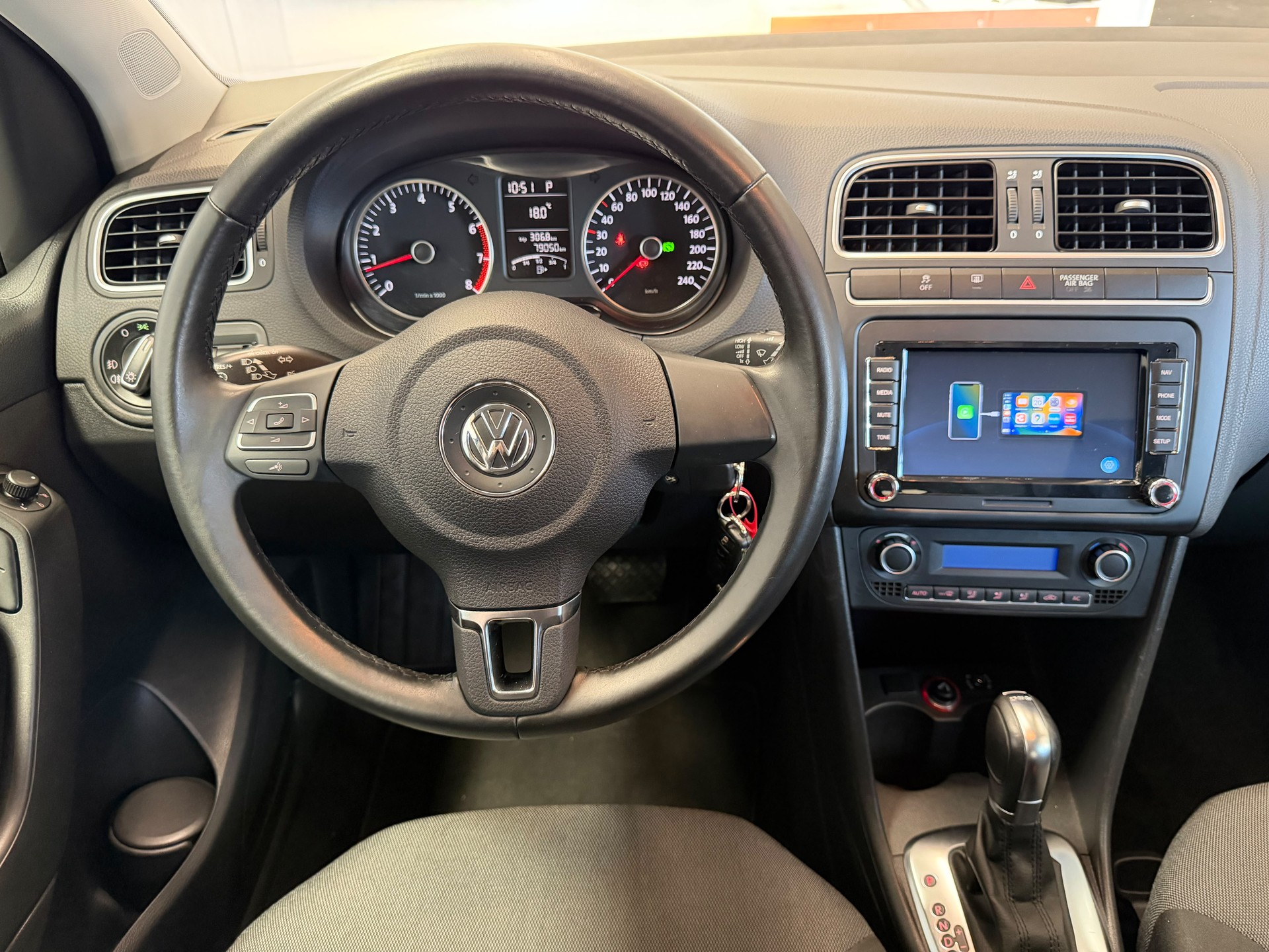VW Polo 1.4 16V DSG - frisch ab MFK und Service - Carplay Navi-image-10