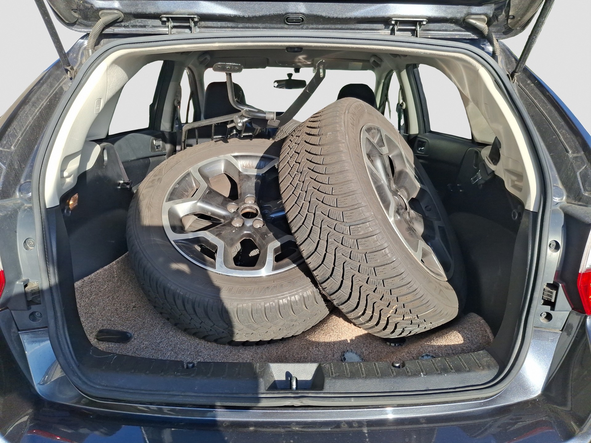 SUBARU XV 2.0 Swiss Two AWD CVT-image-5