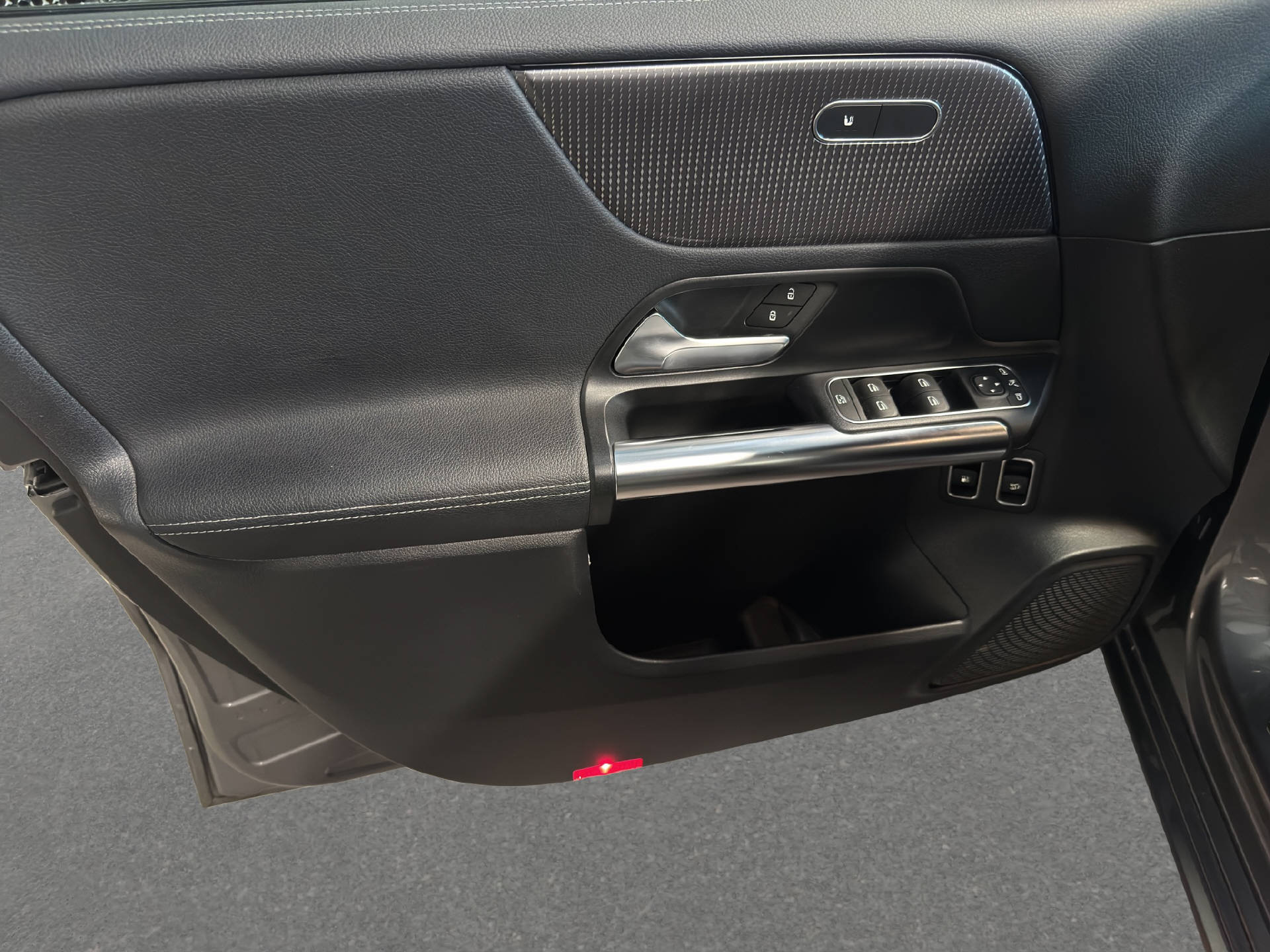 MERCEDES-BENZ B 250 e Progressive-image-12
