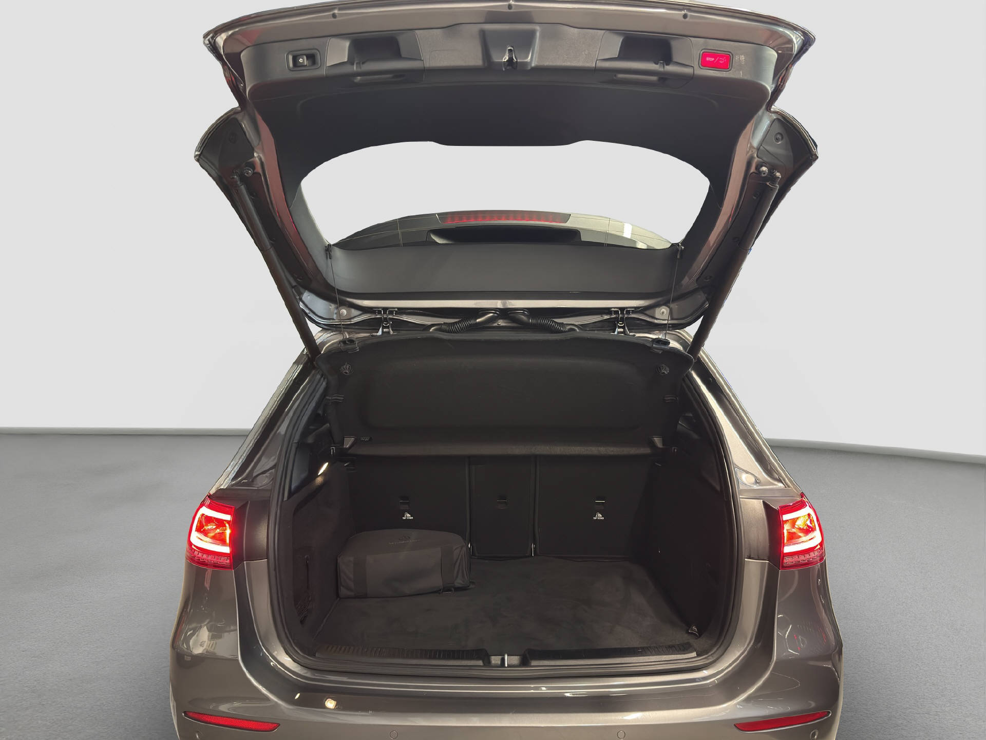 MERCEDES-BENZ B 250 e Progressive-image-14