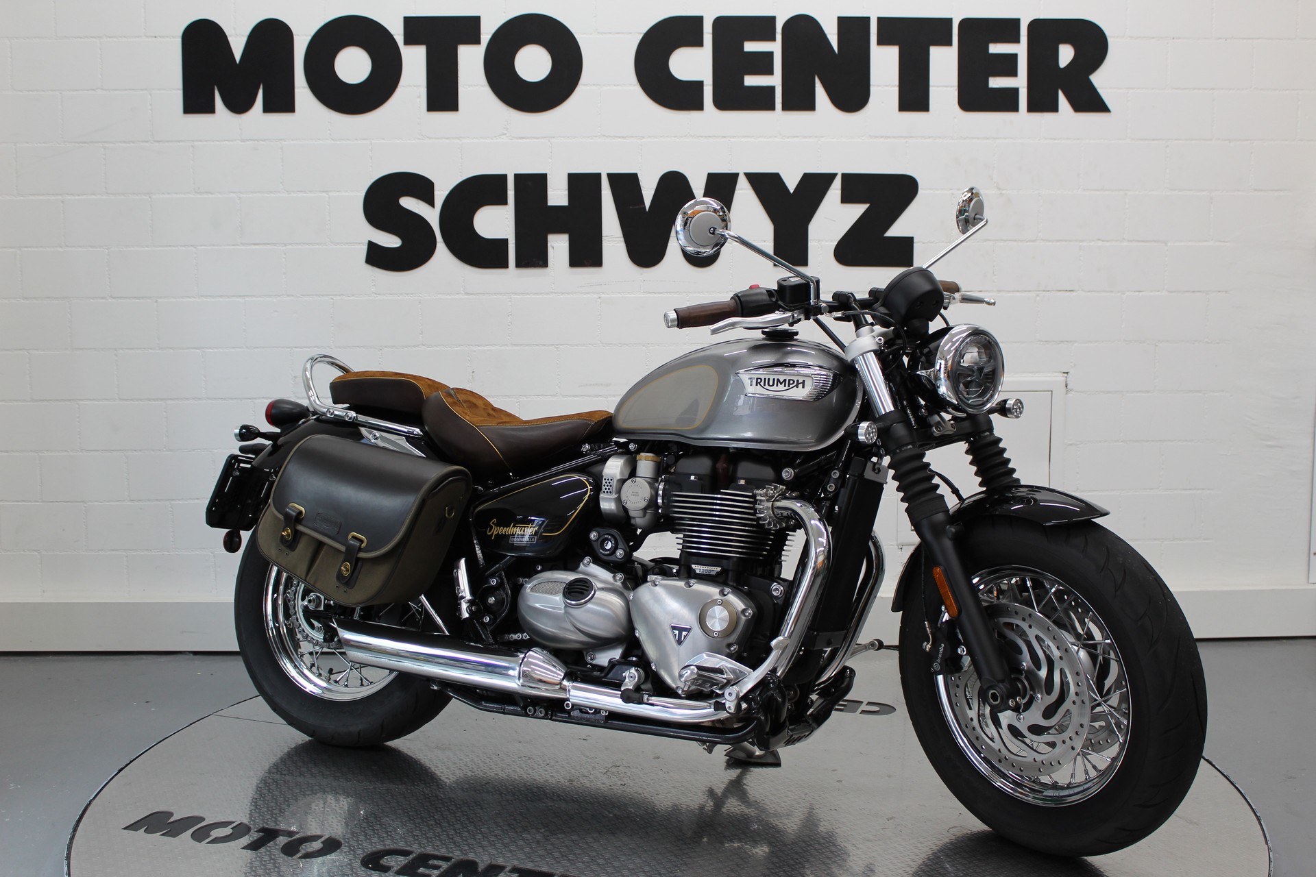 TRIUMPH Bonneville 1200 Speedmaster-showroom-element-1